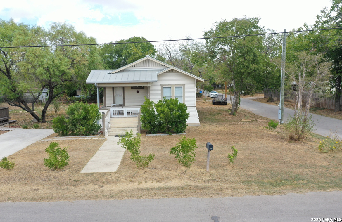 main property photo 28