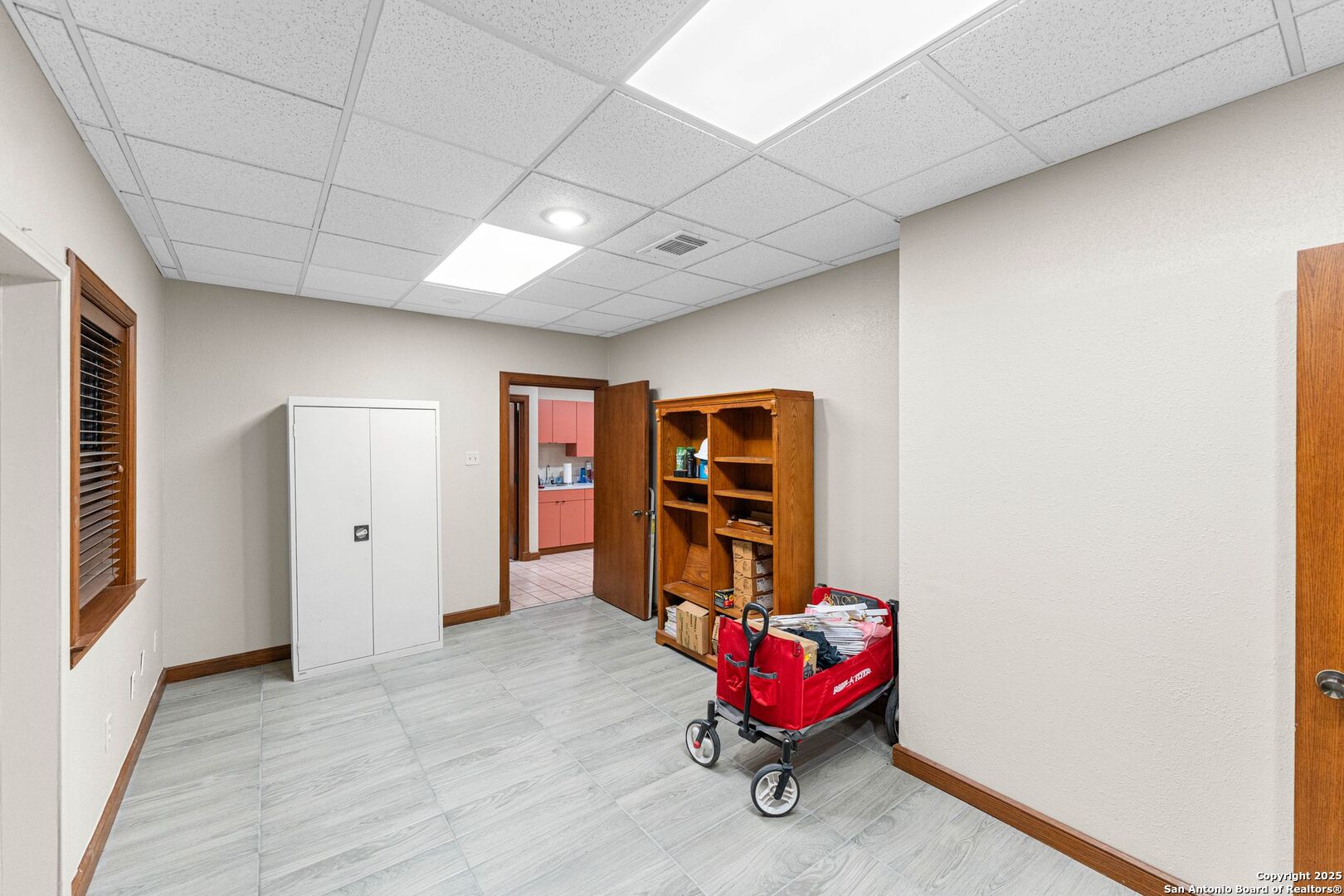 main property photo 38