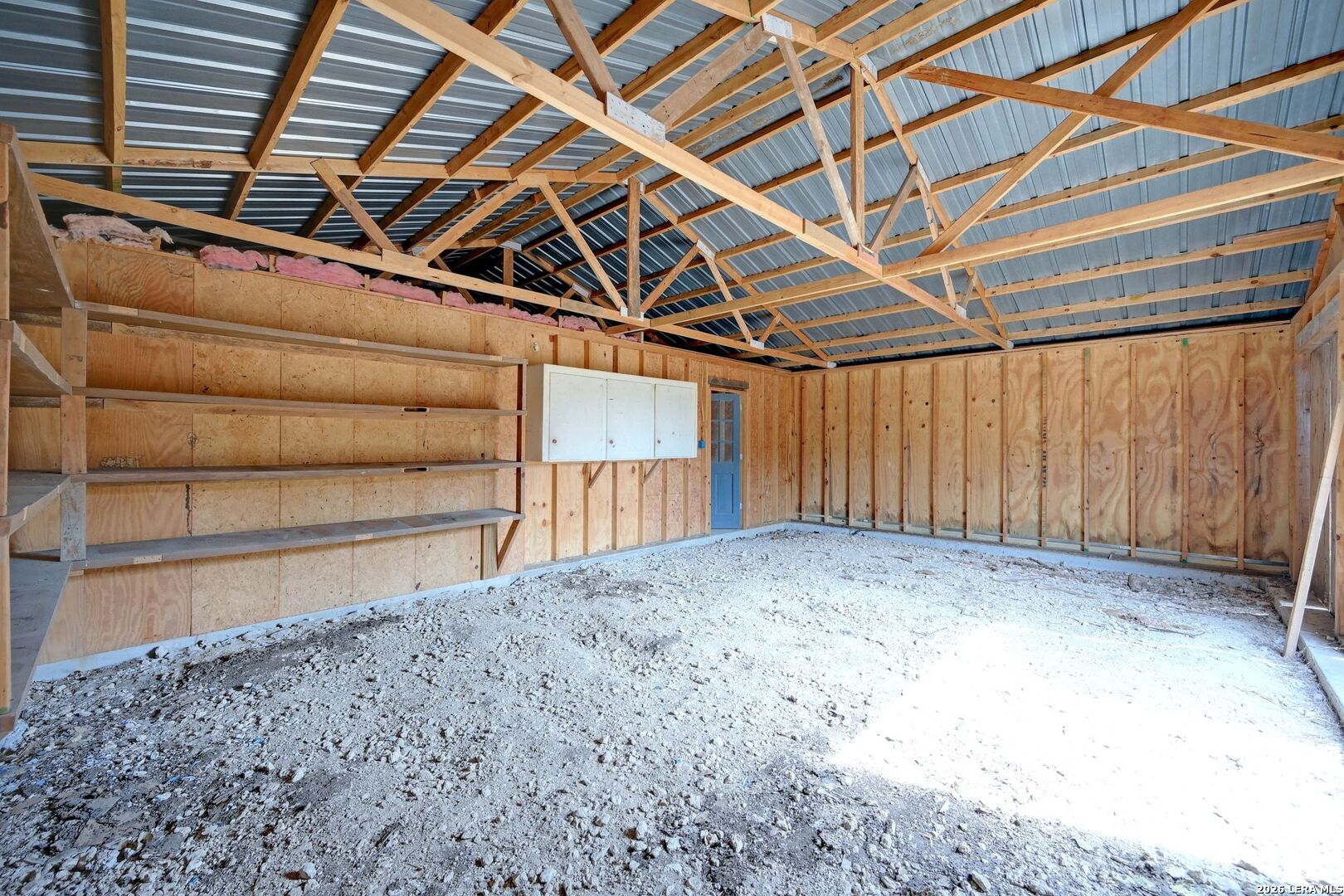 main property photo 25