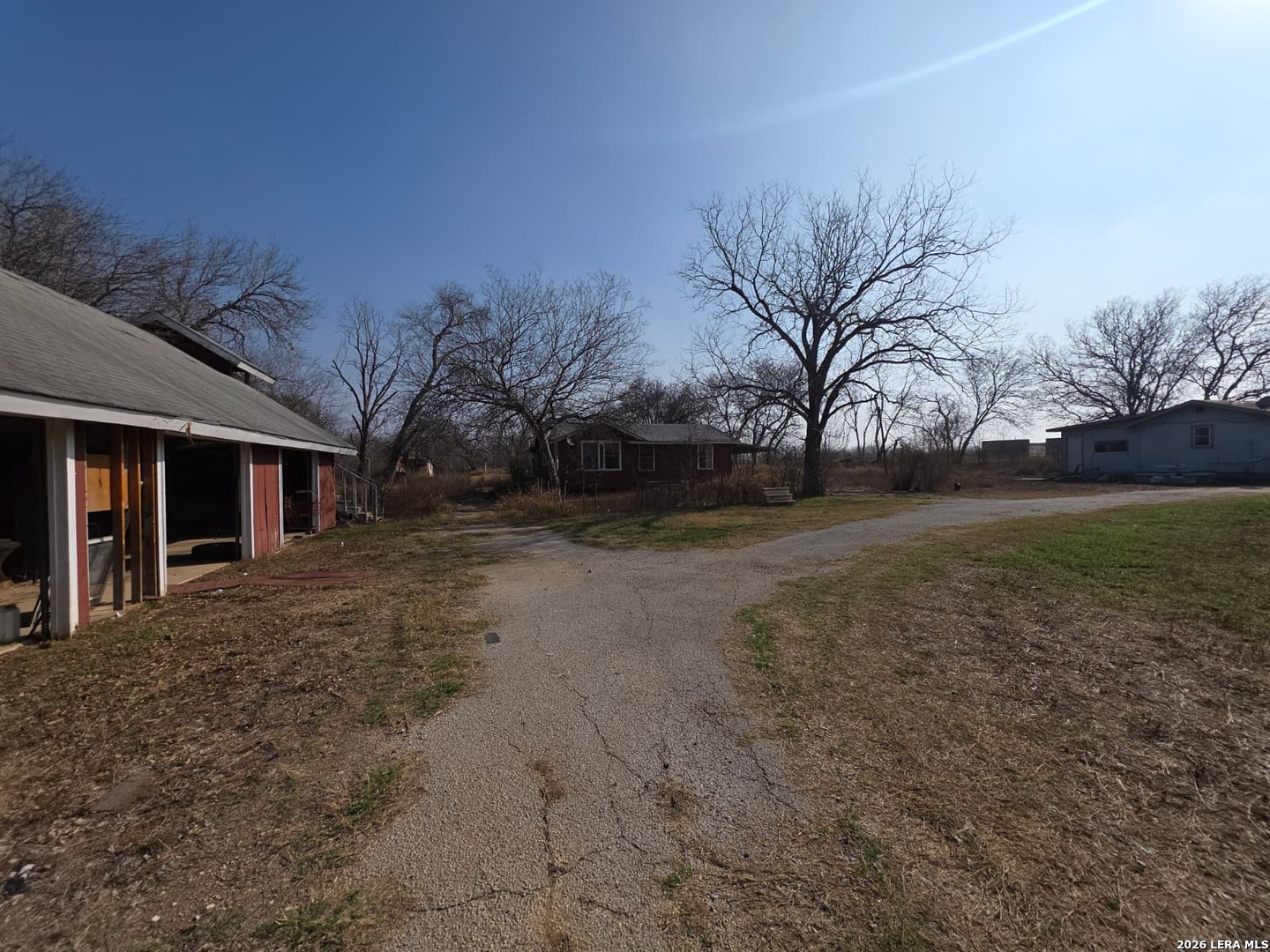 main property photo 28