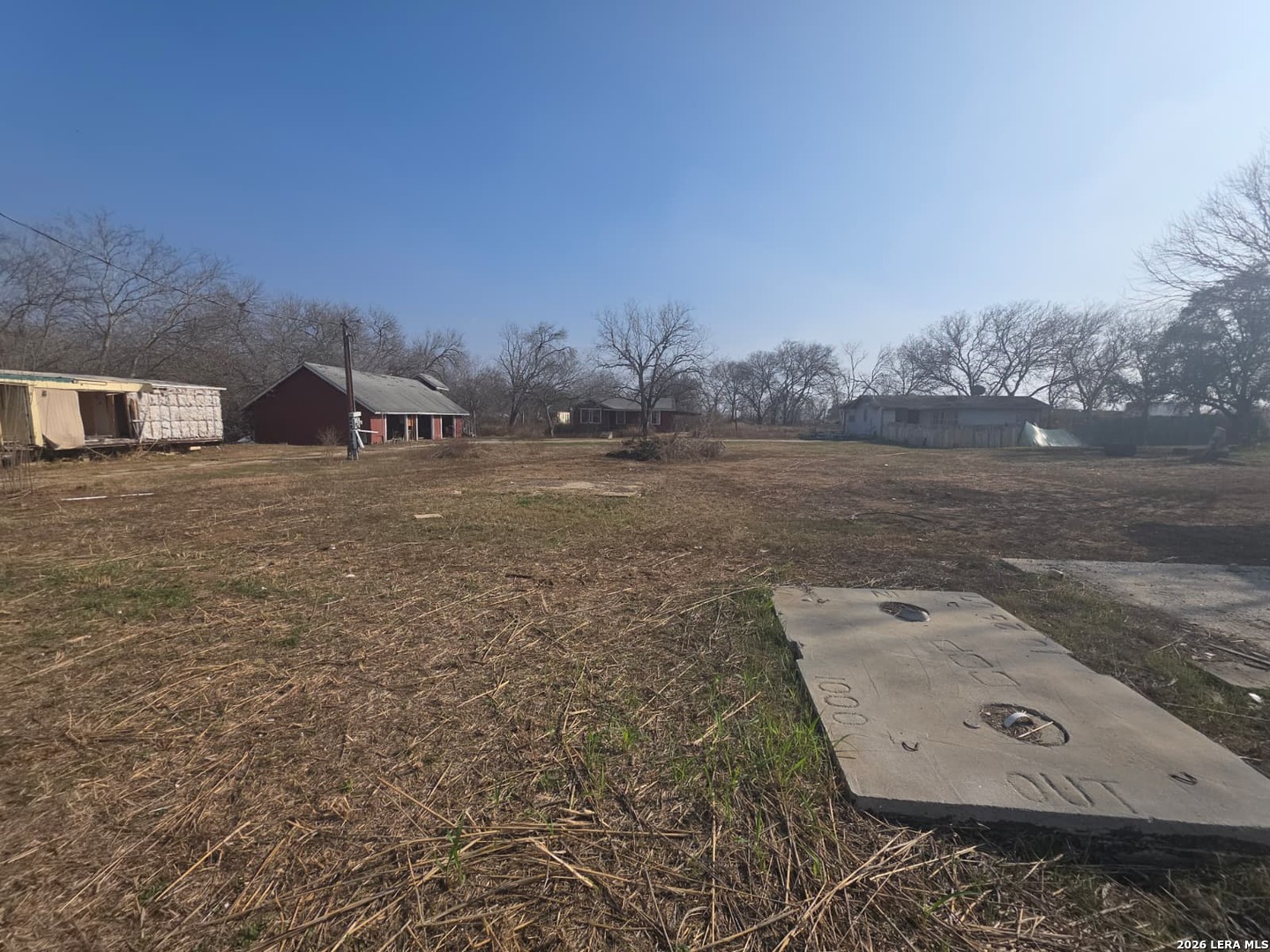 main property photo 32