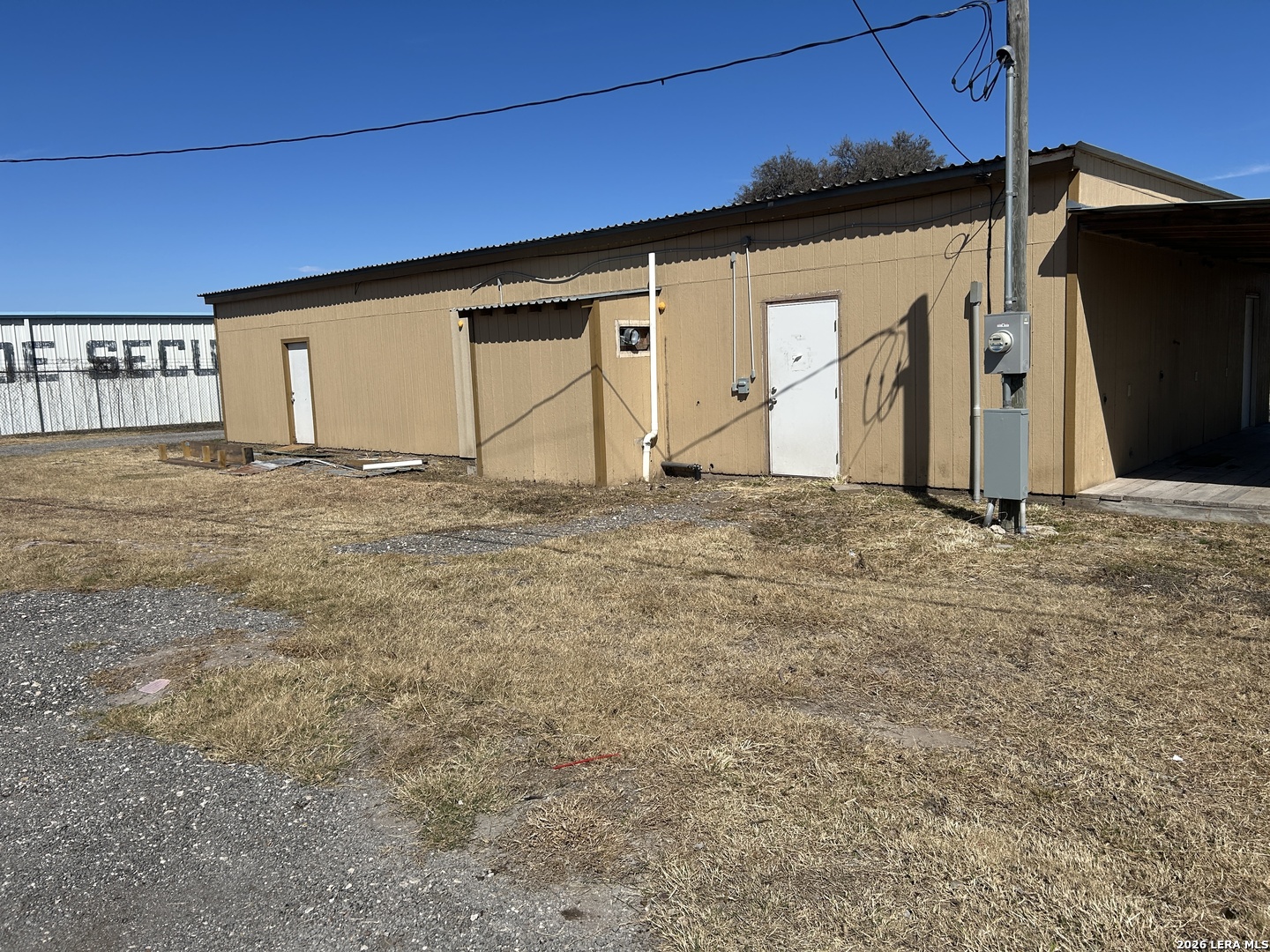 main property photo 6