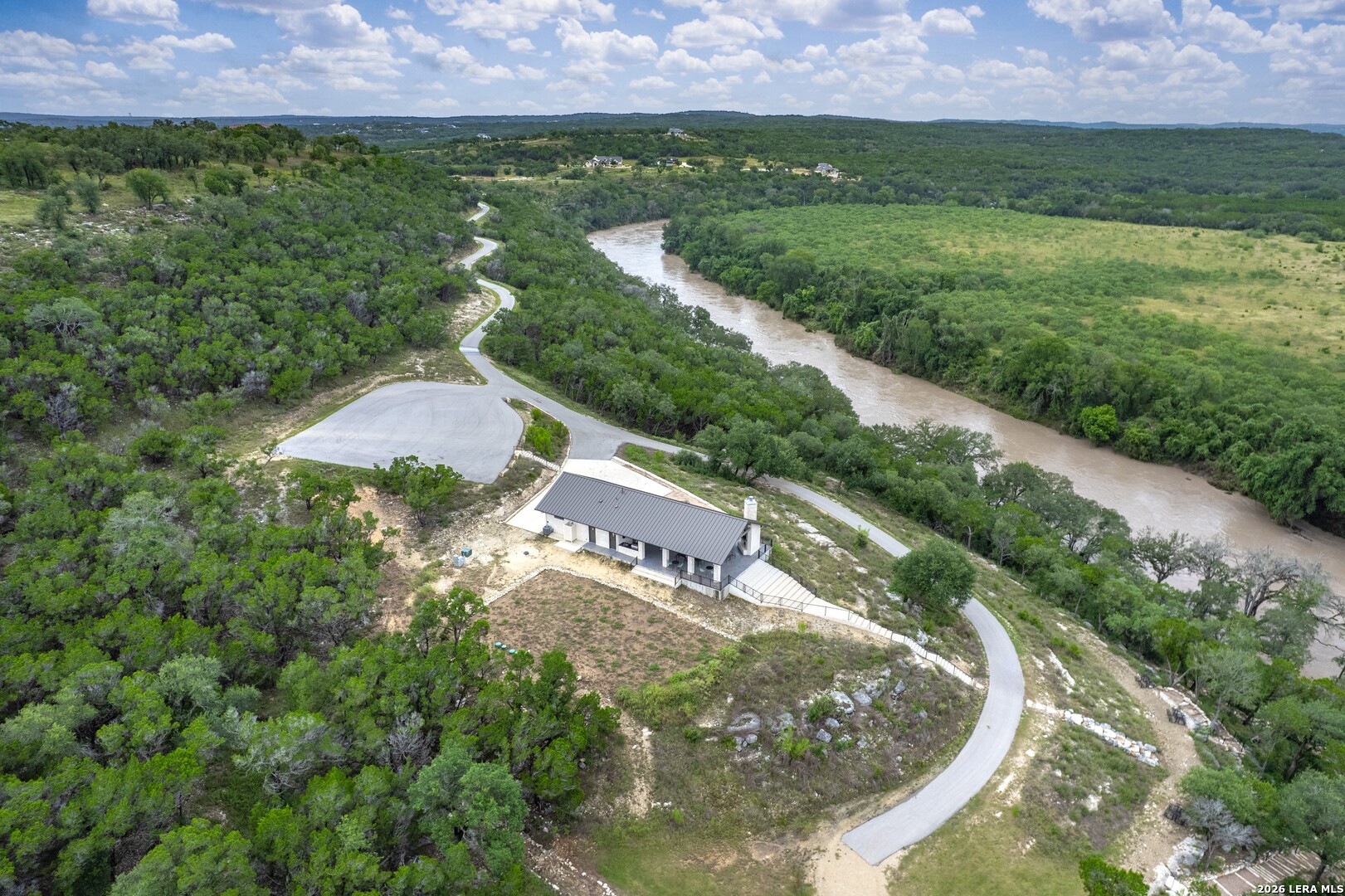 main property photo 31