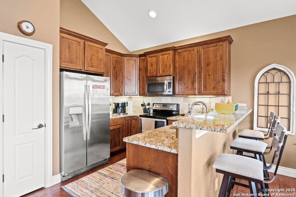 main property photo 8