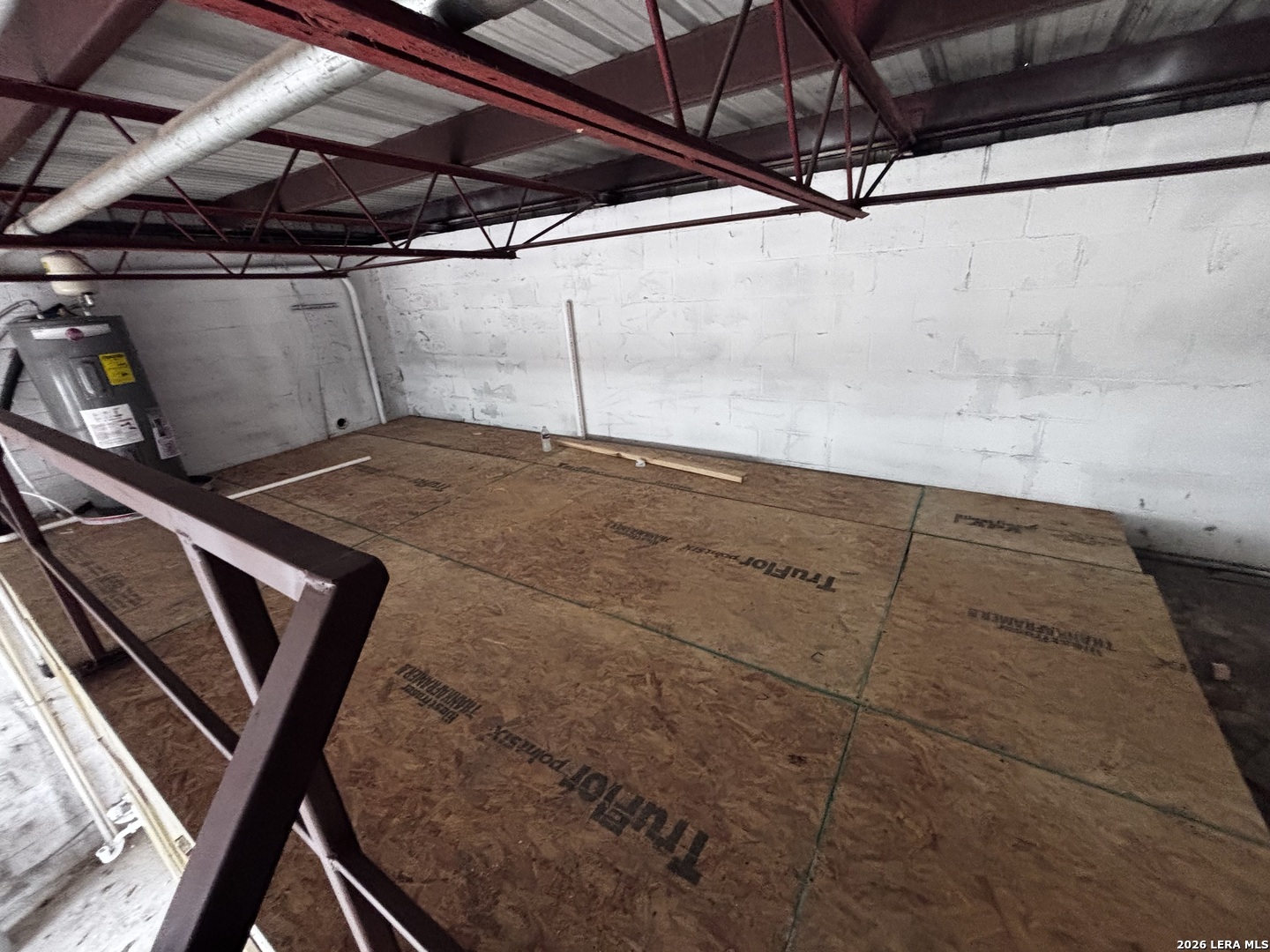 main property photo 11