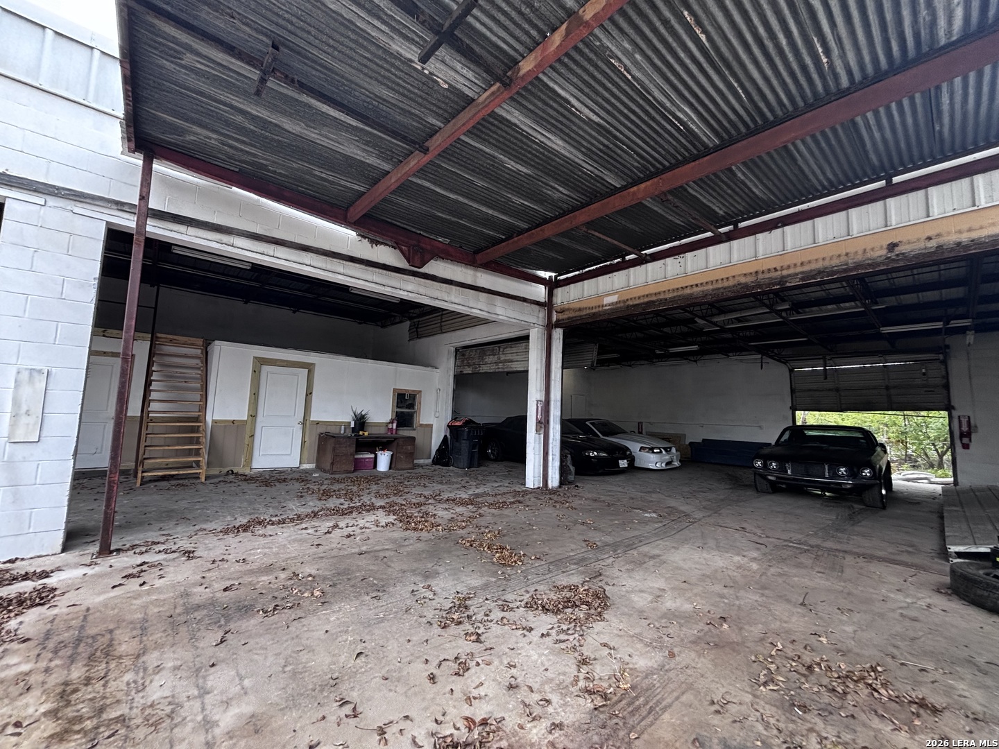 main property photo 12