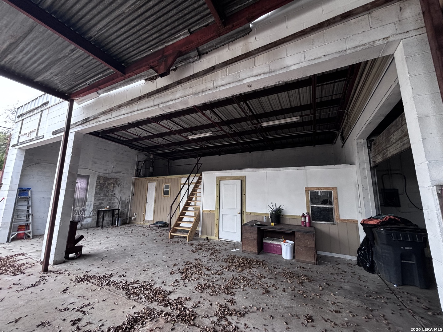main property photo 8
