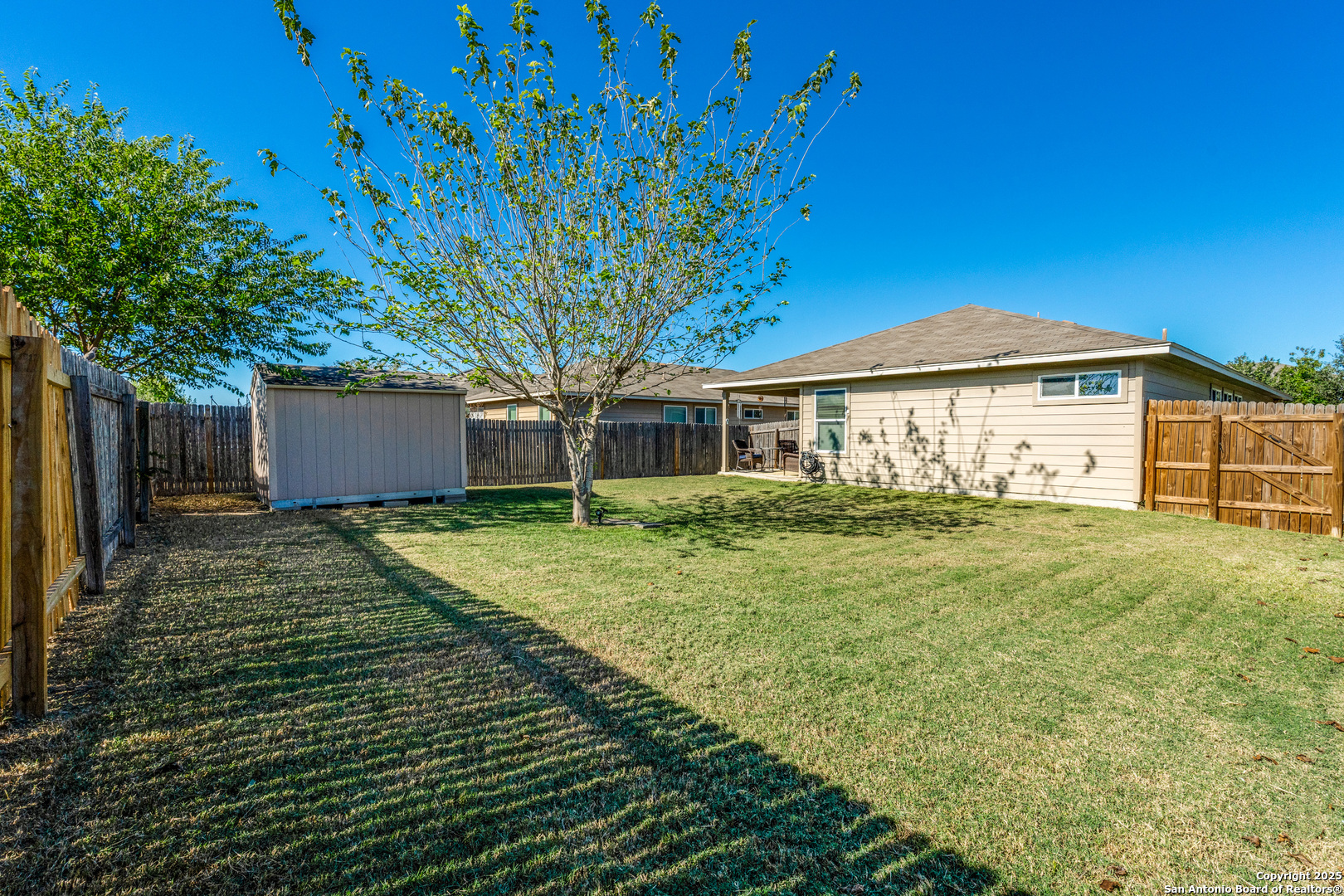 main property photo 23