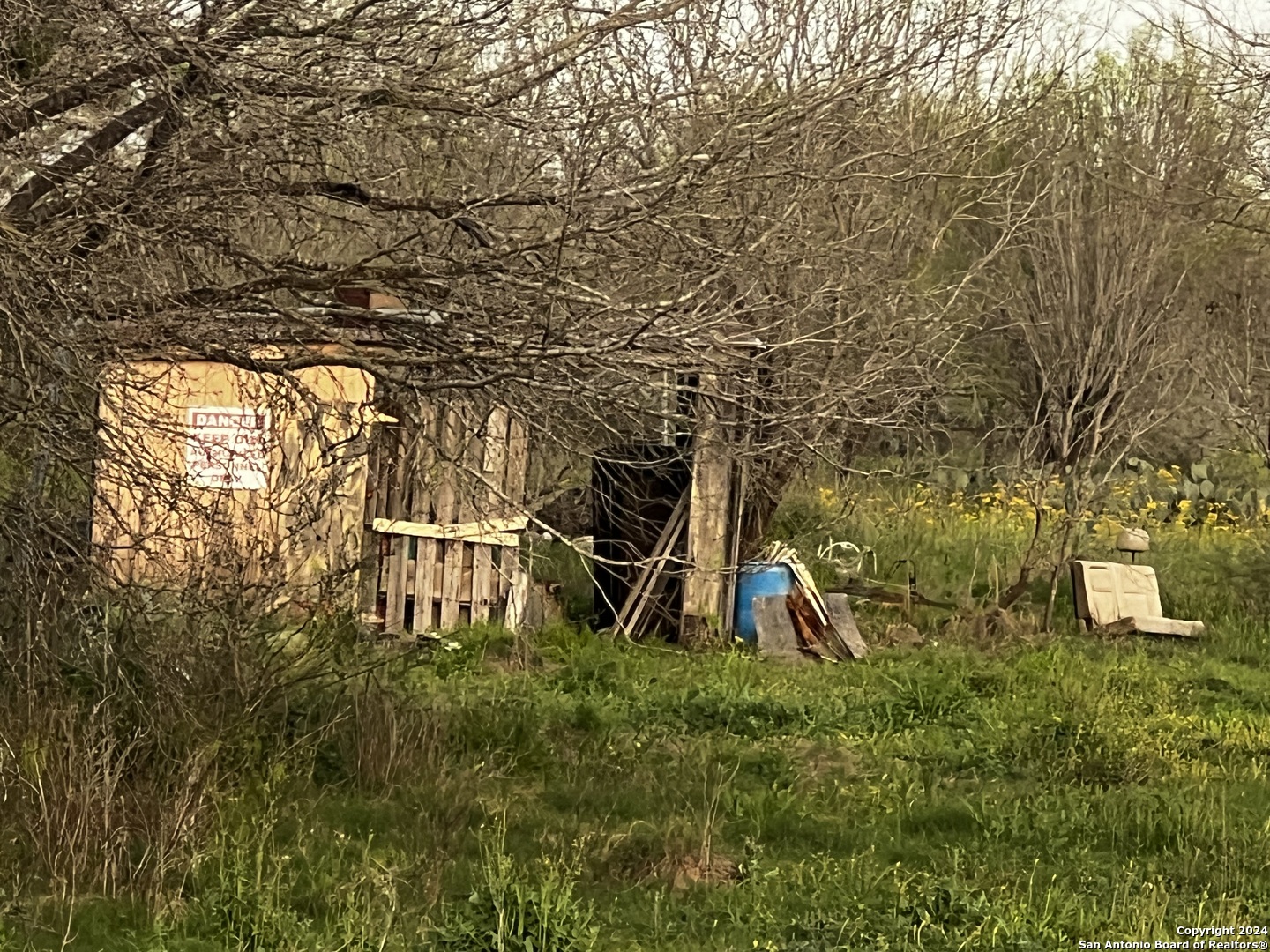 main property photo 4
