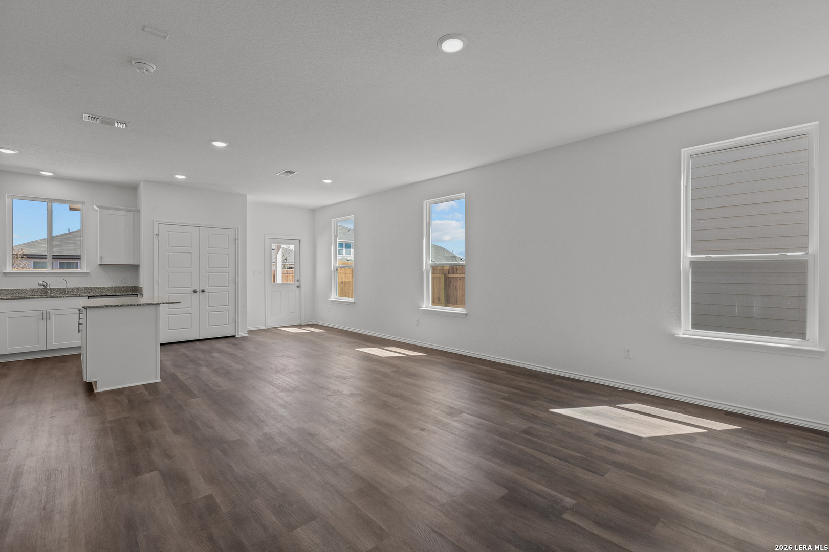 property viewer photo 11