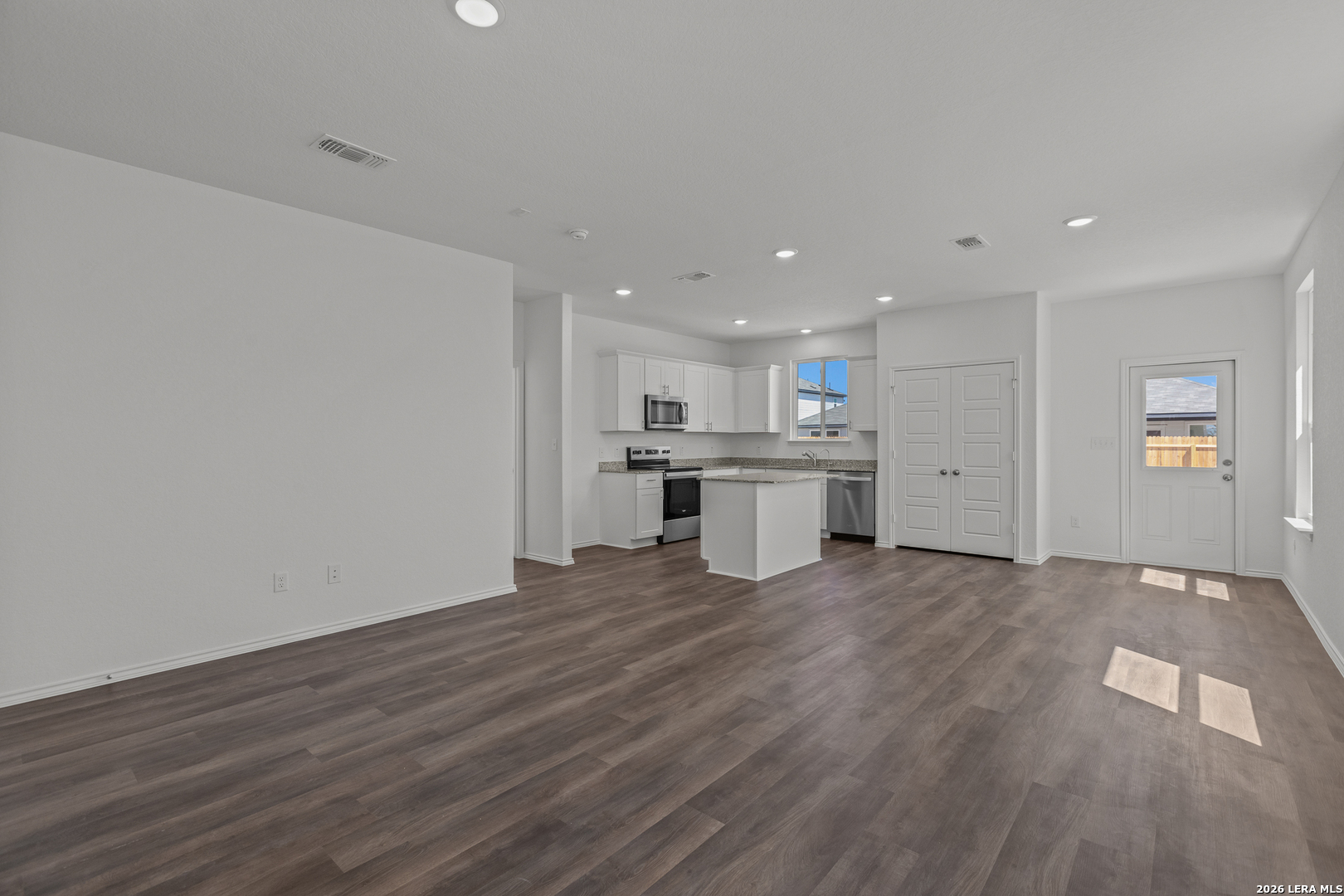 property viewer photo 12