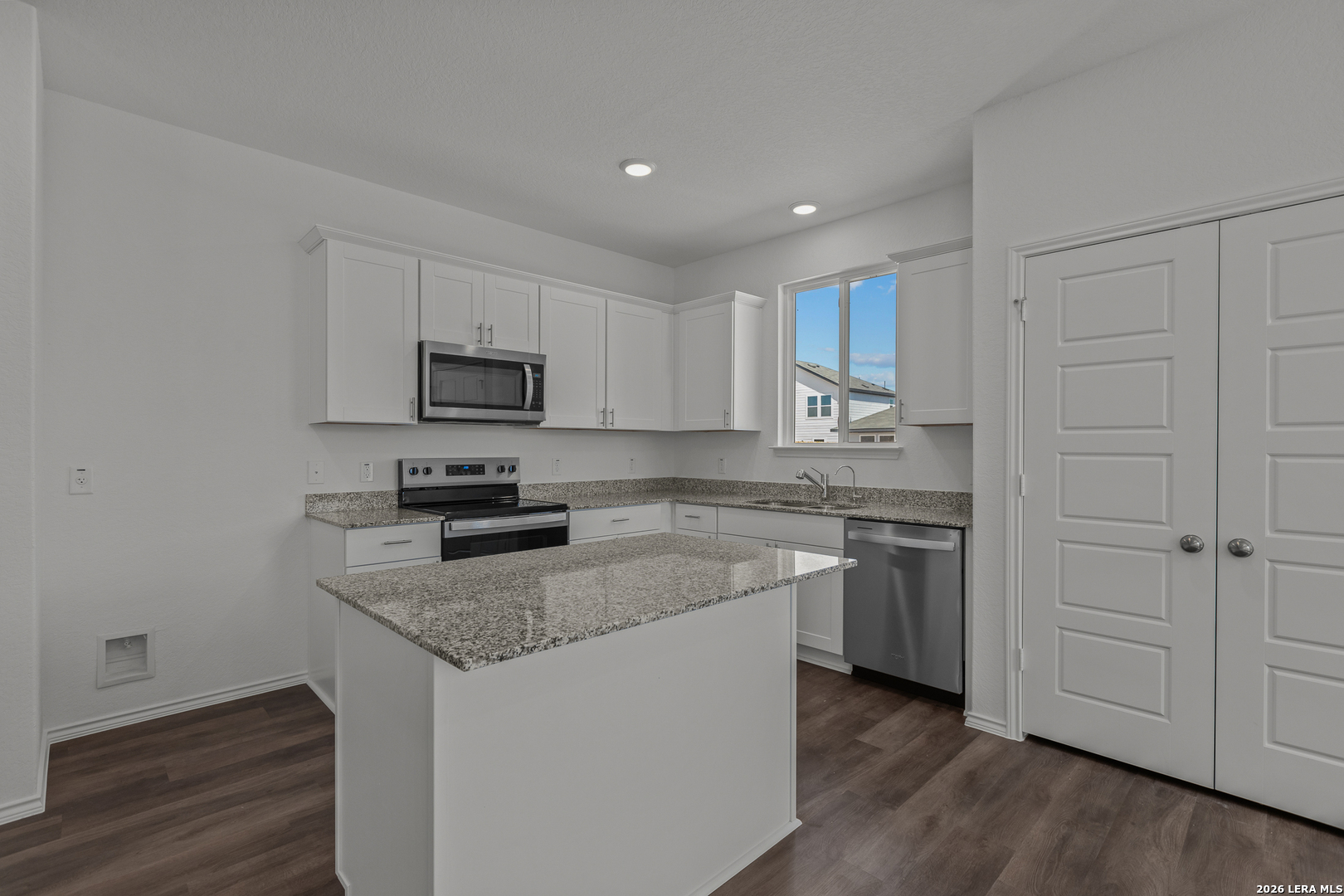 property viewer photo 15