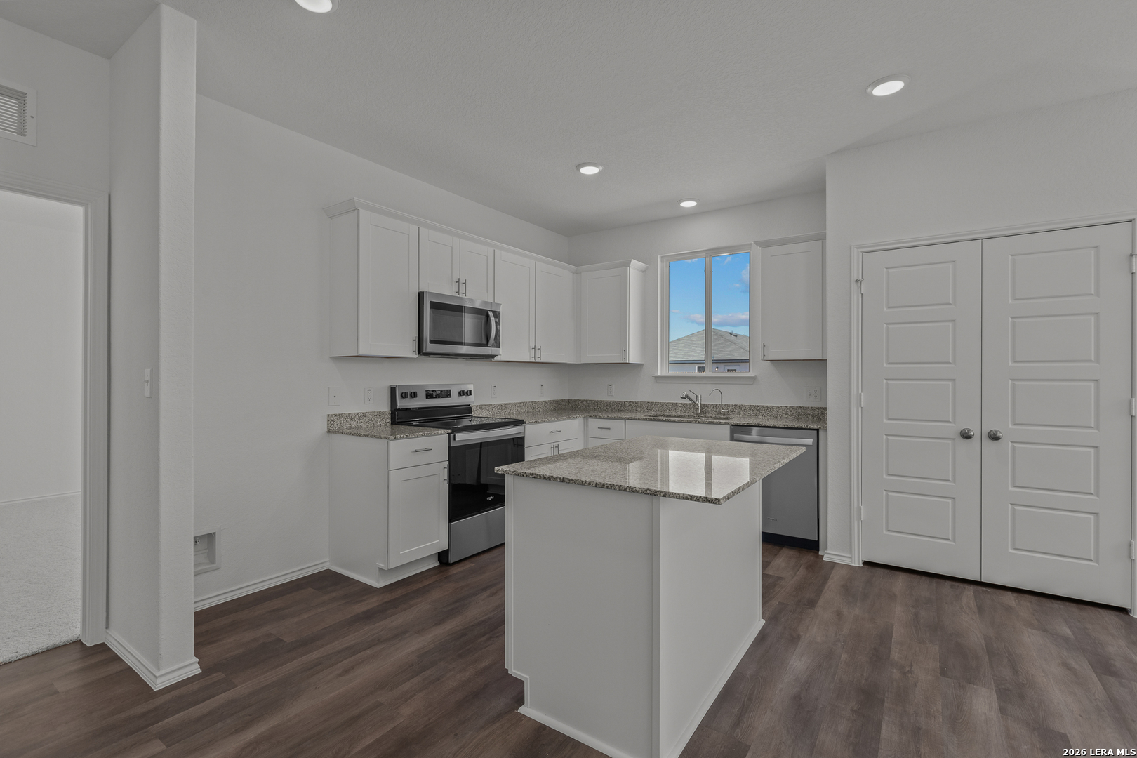 property viewer photo 18