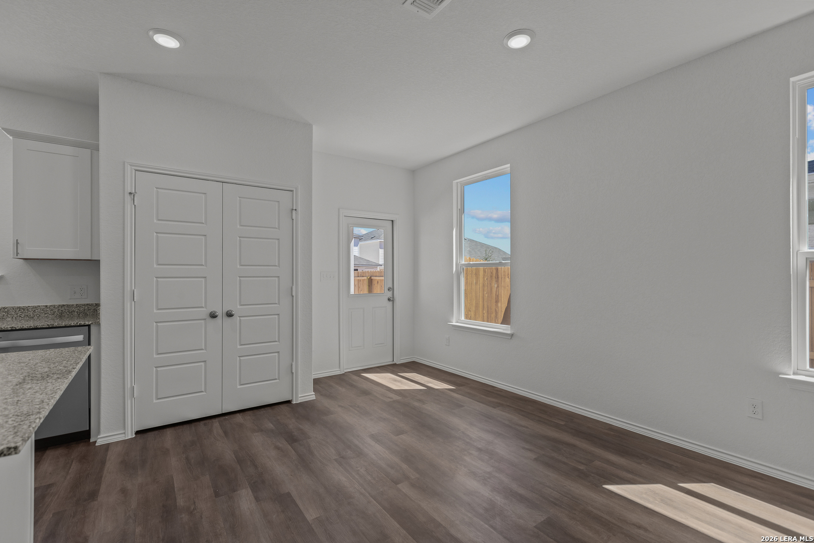 property viewer photo 7