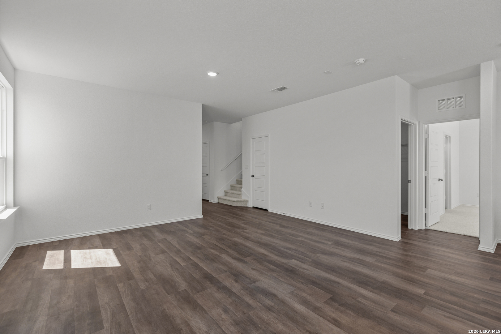 property viewer photo 9