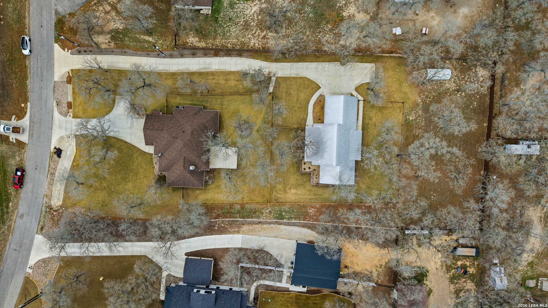main property photo 30