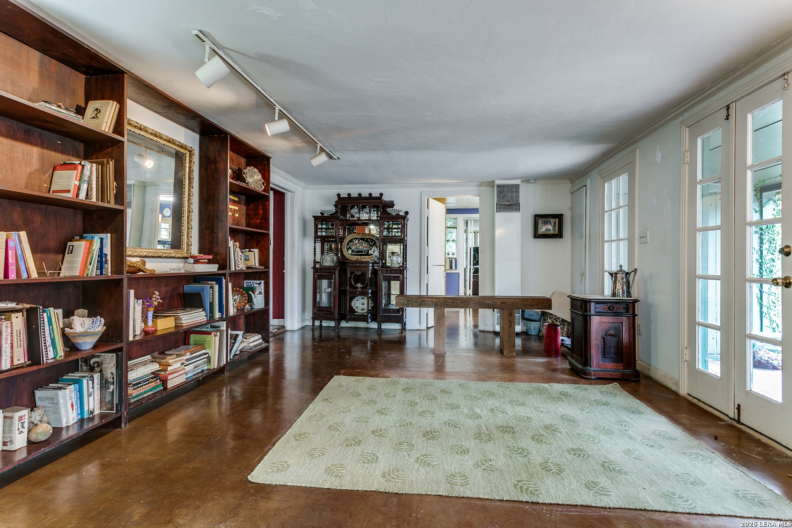 main property photo 7