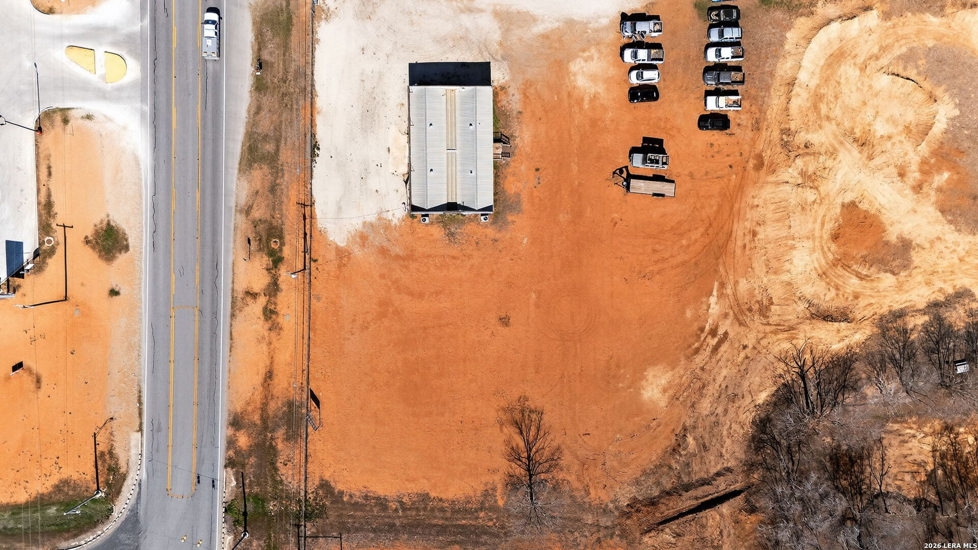 main property photo 34
