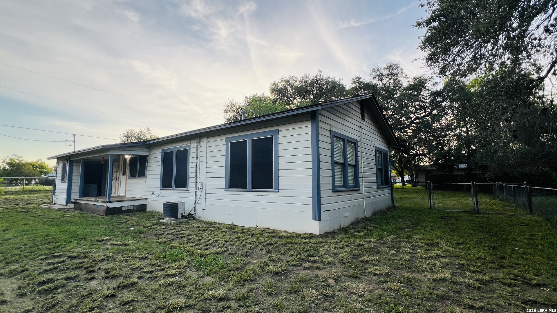 main property photo 28