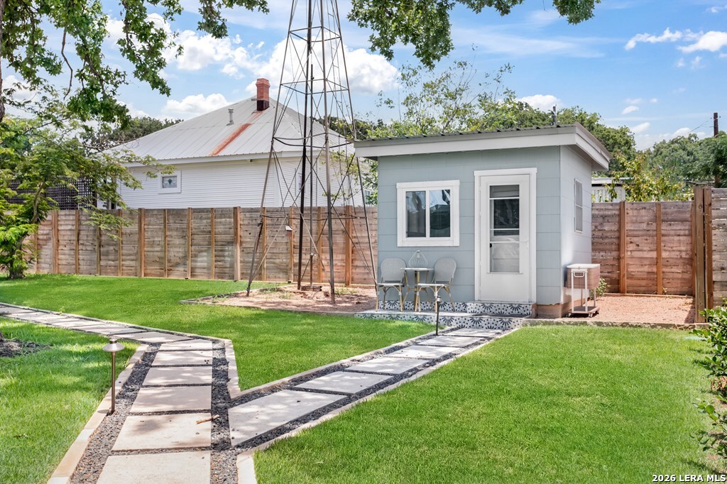 main property photo 9
