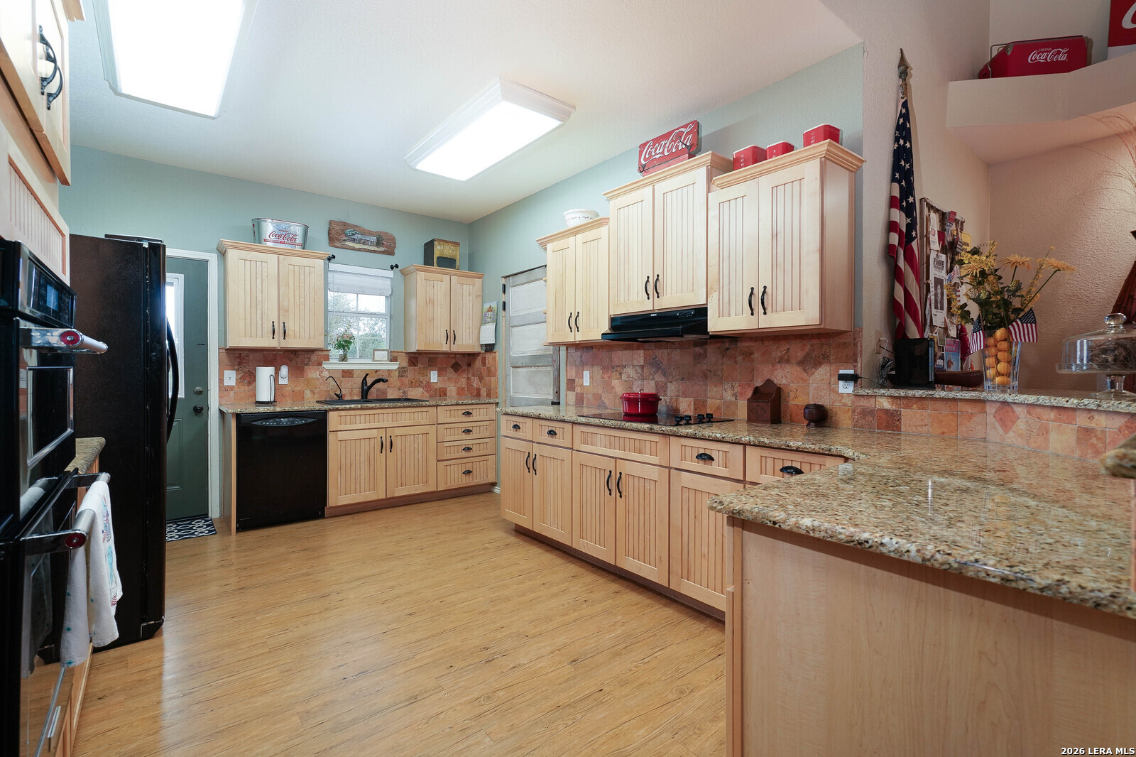 main property photo 6