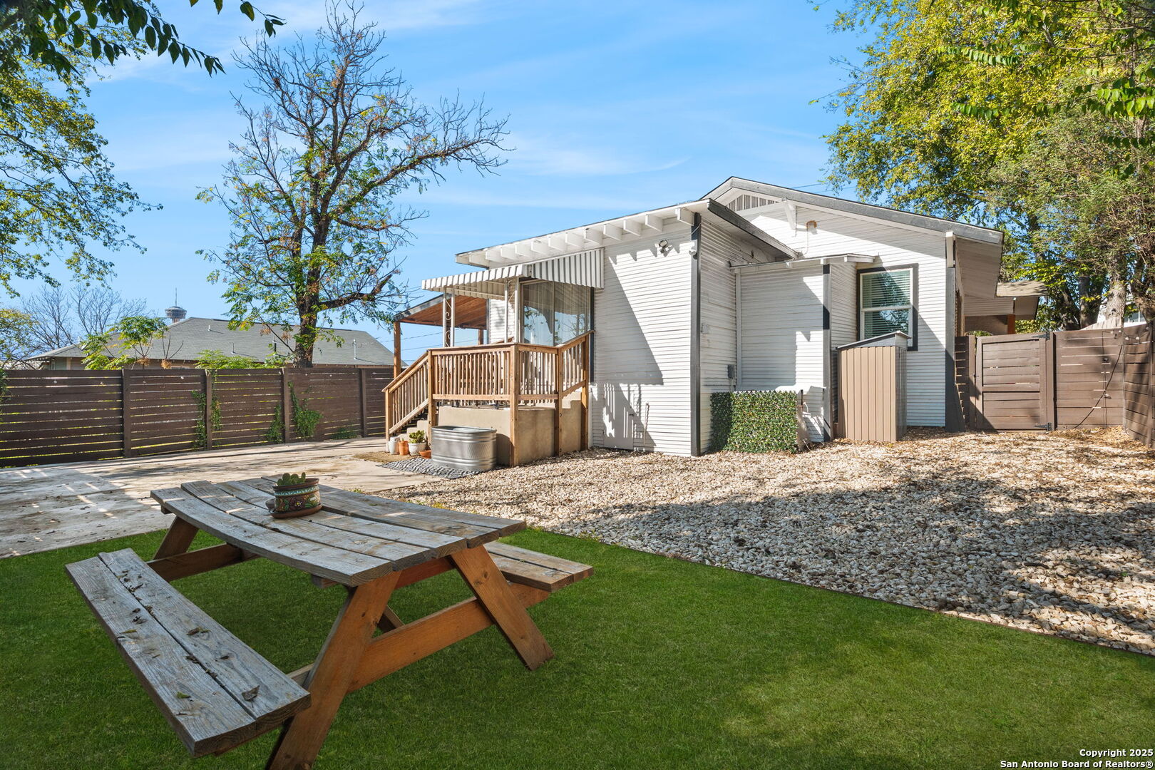 main property photo 29