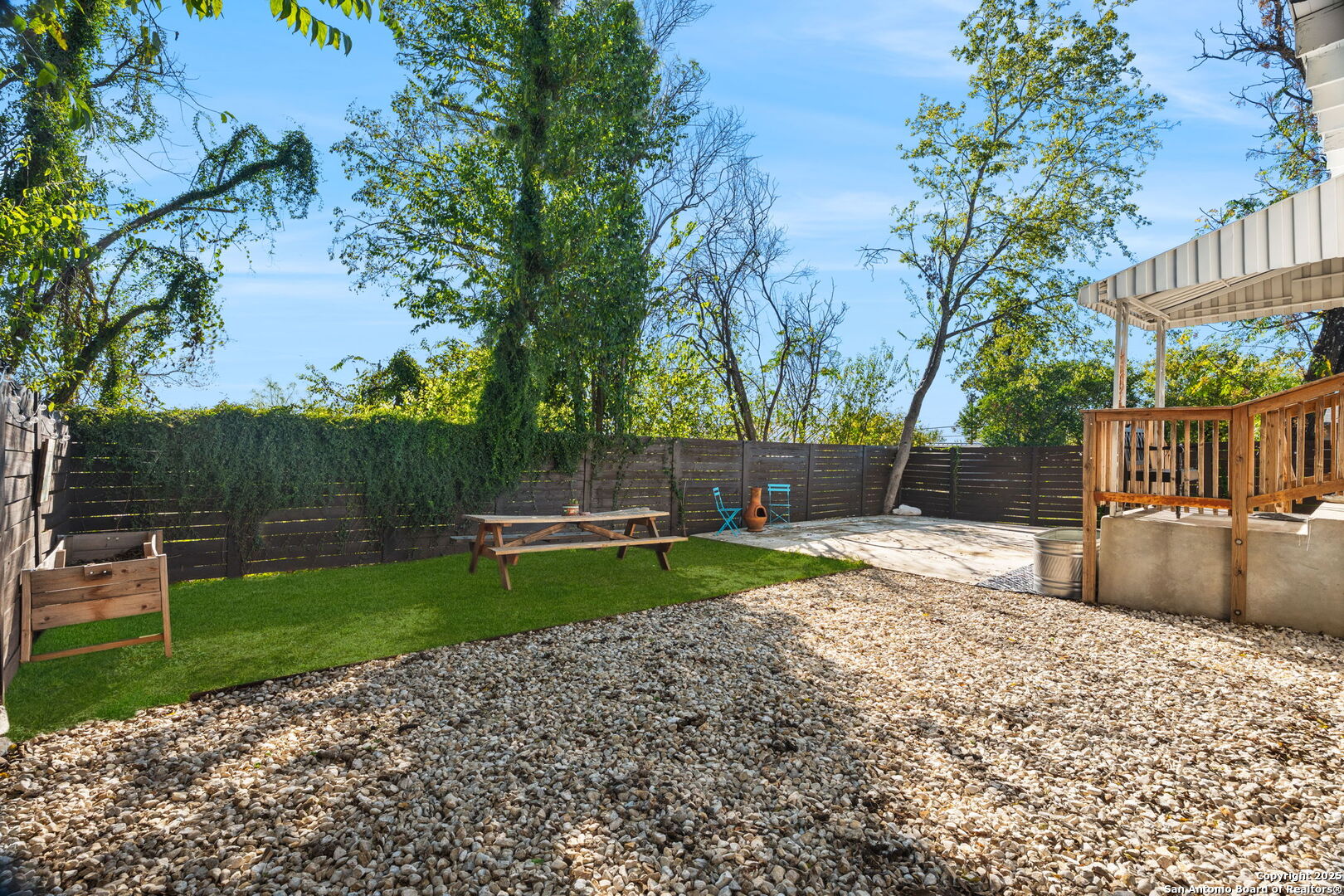 main property photo 30