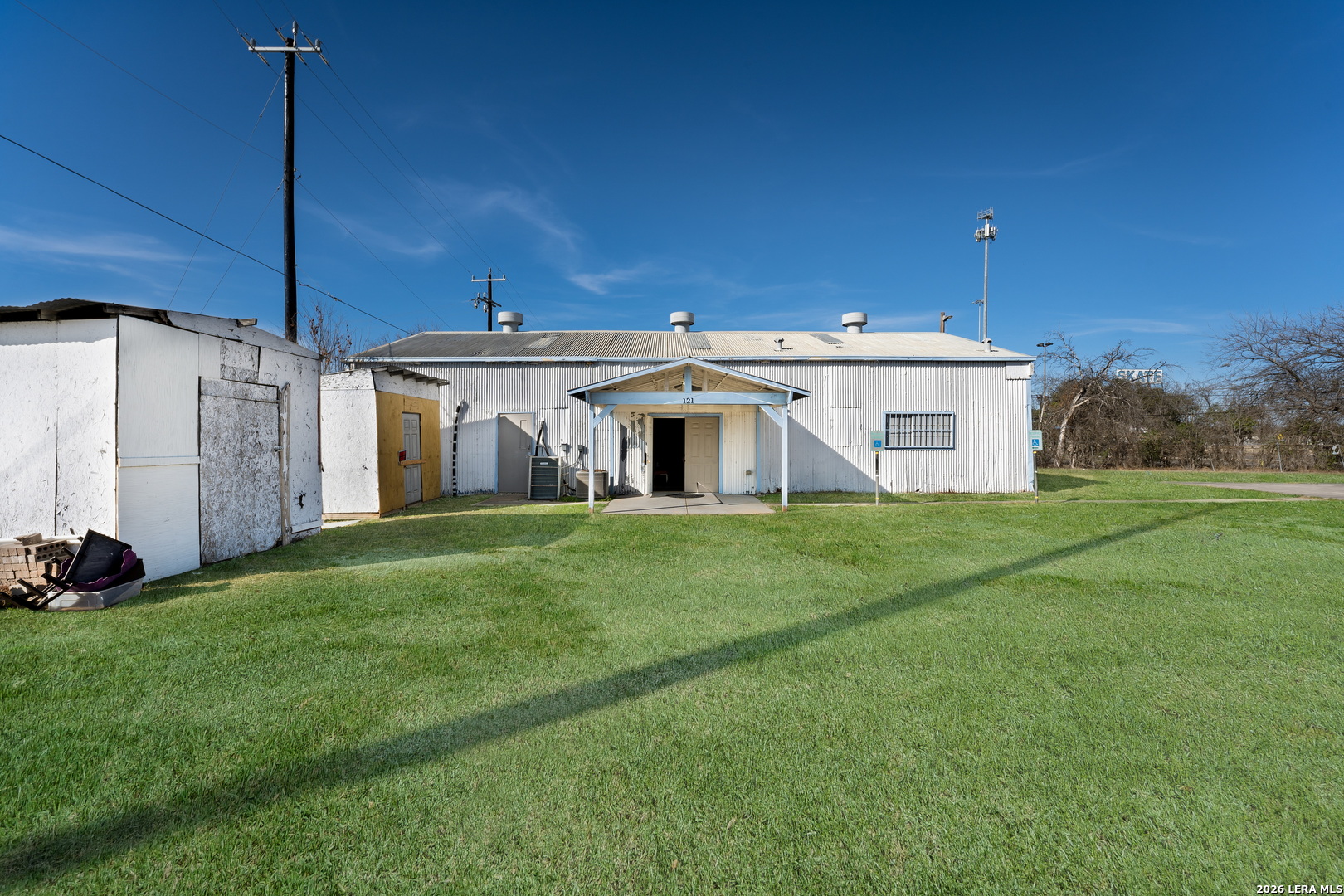 main property photo 14