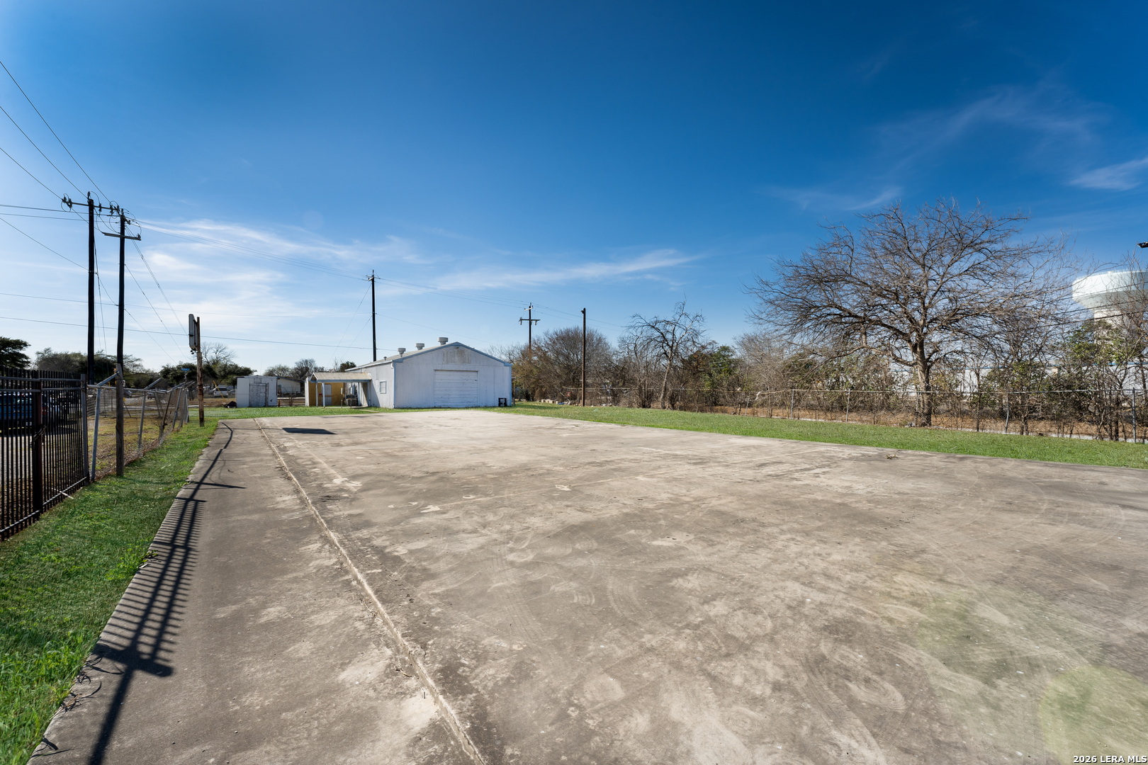 main property photo 36