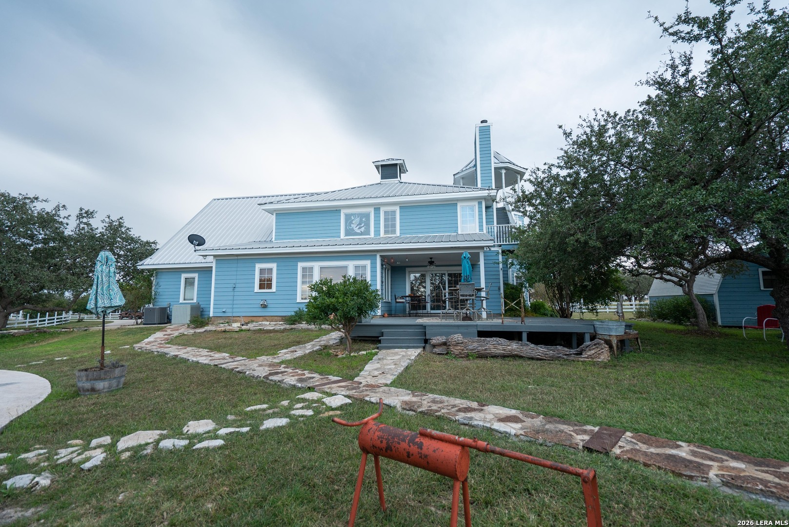main property photo 34