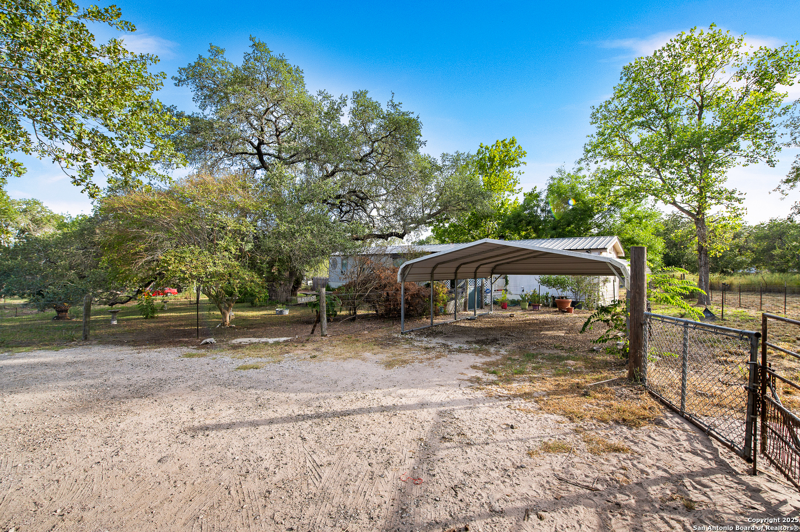 main property photo 16