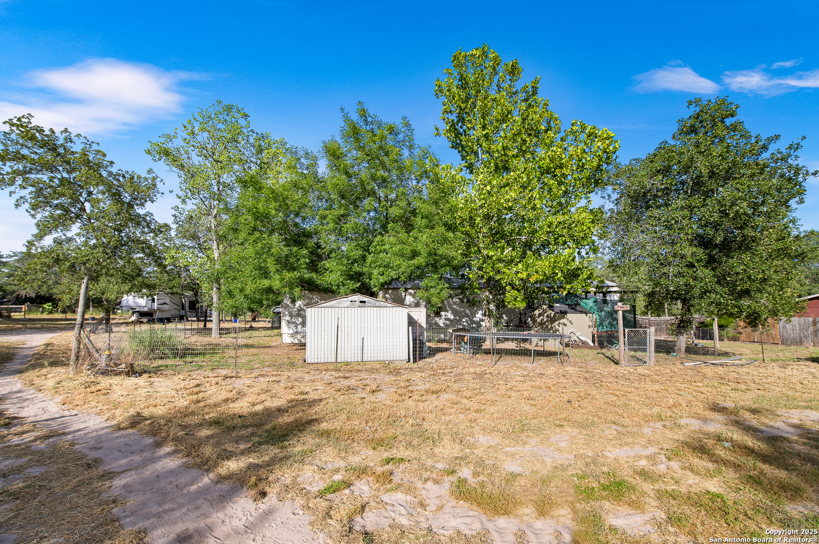 main property photo 18
