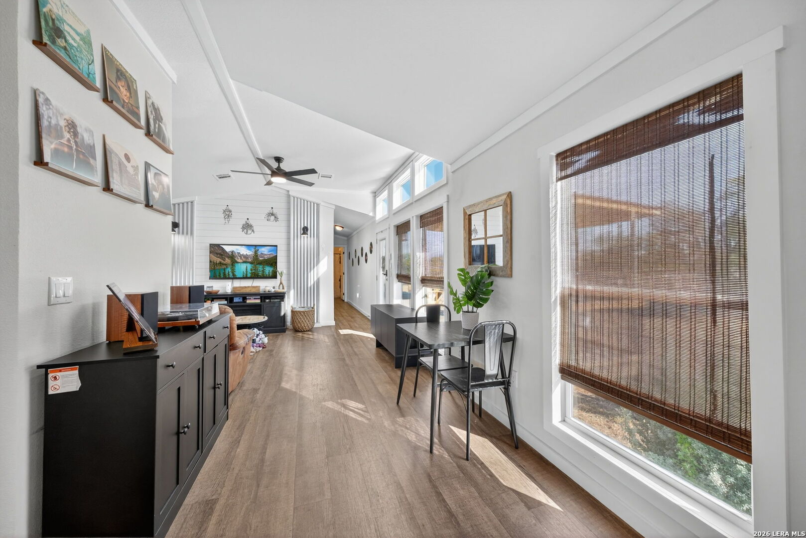 property viewer photo 12