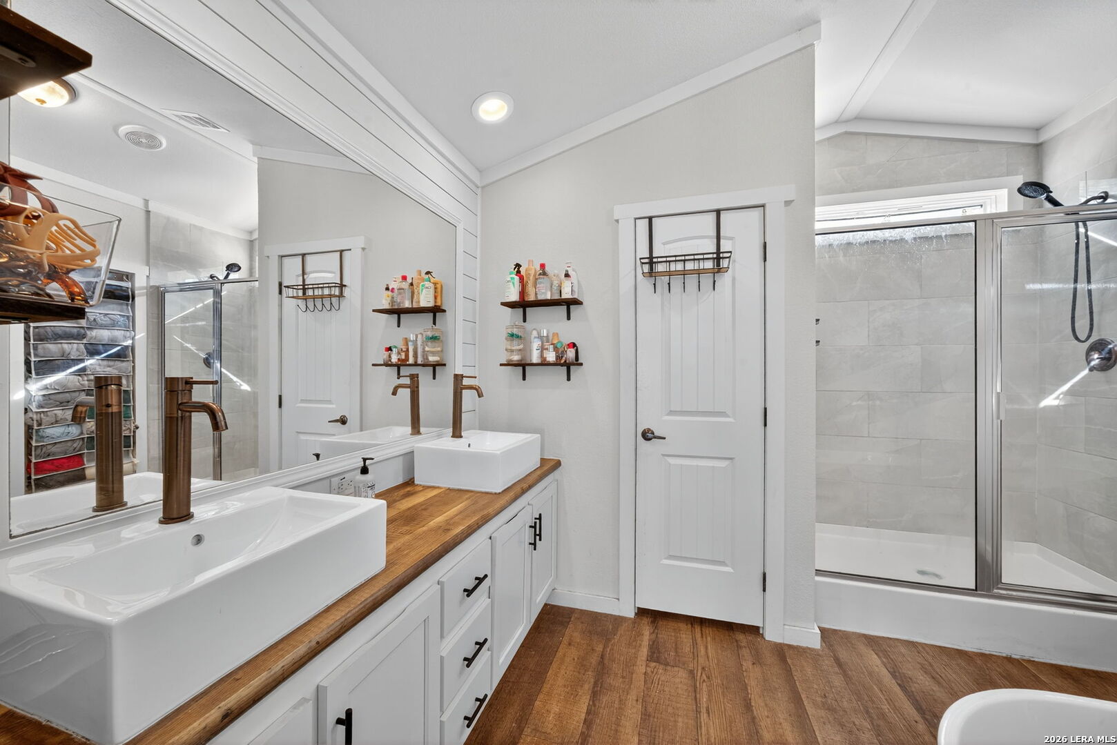 property viewer photo 16