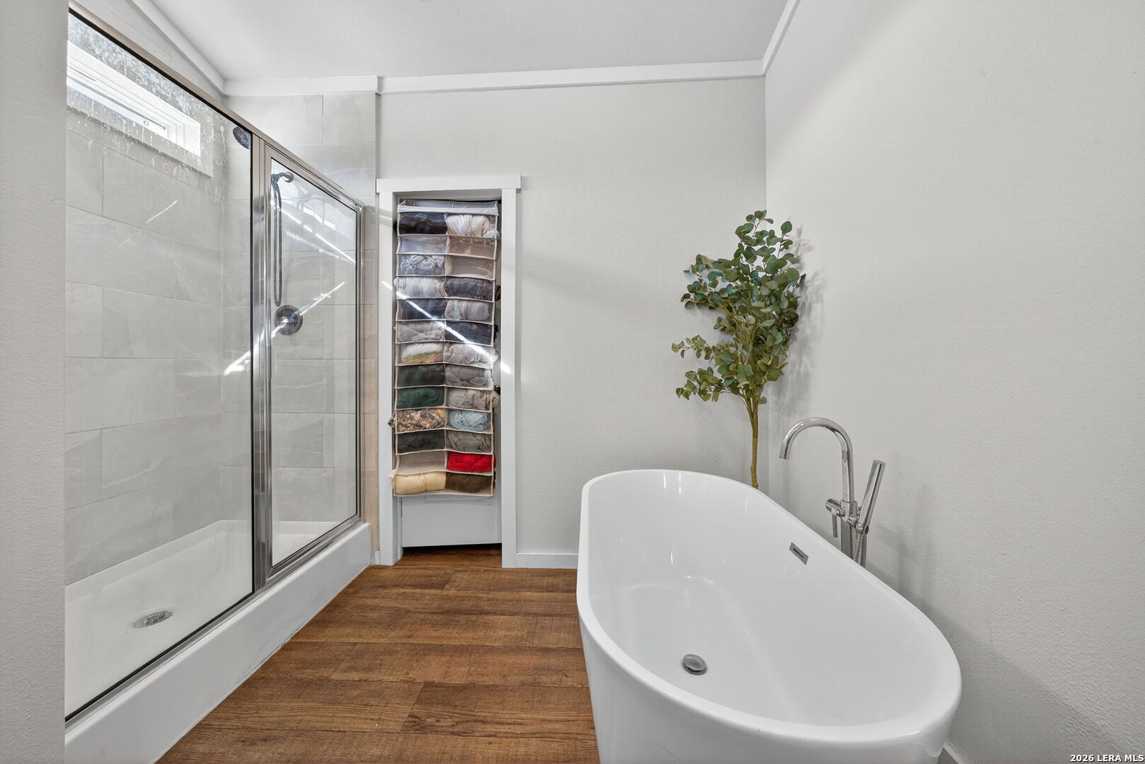 property viewer photo 17