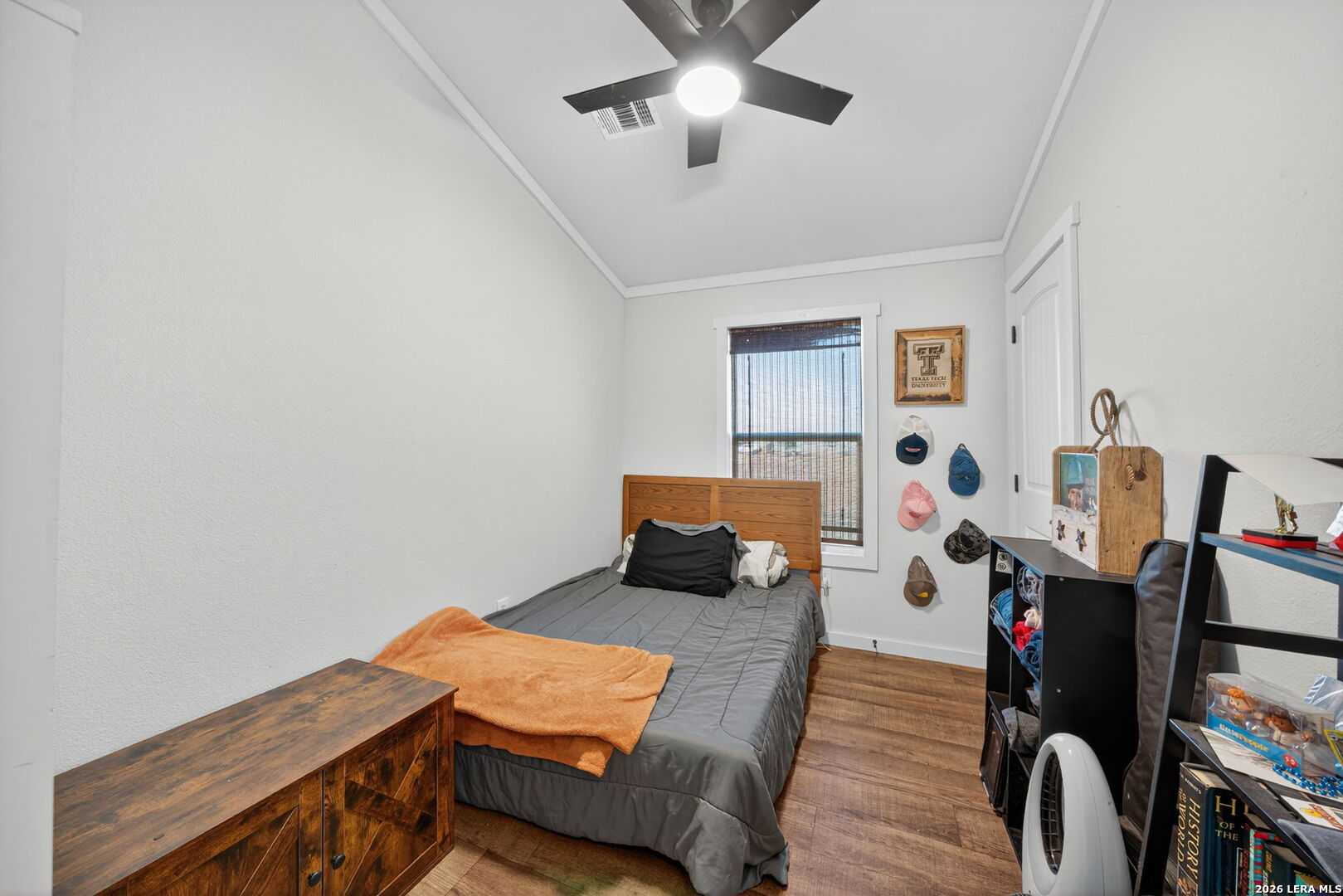 property viewer photo 18