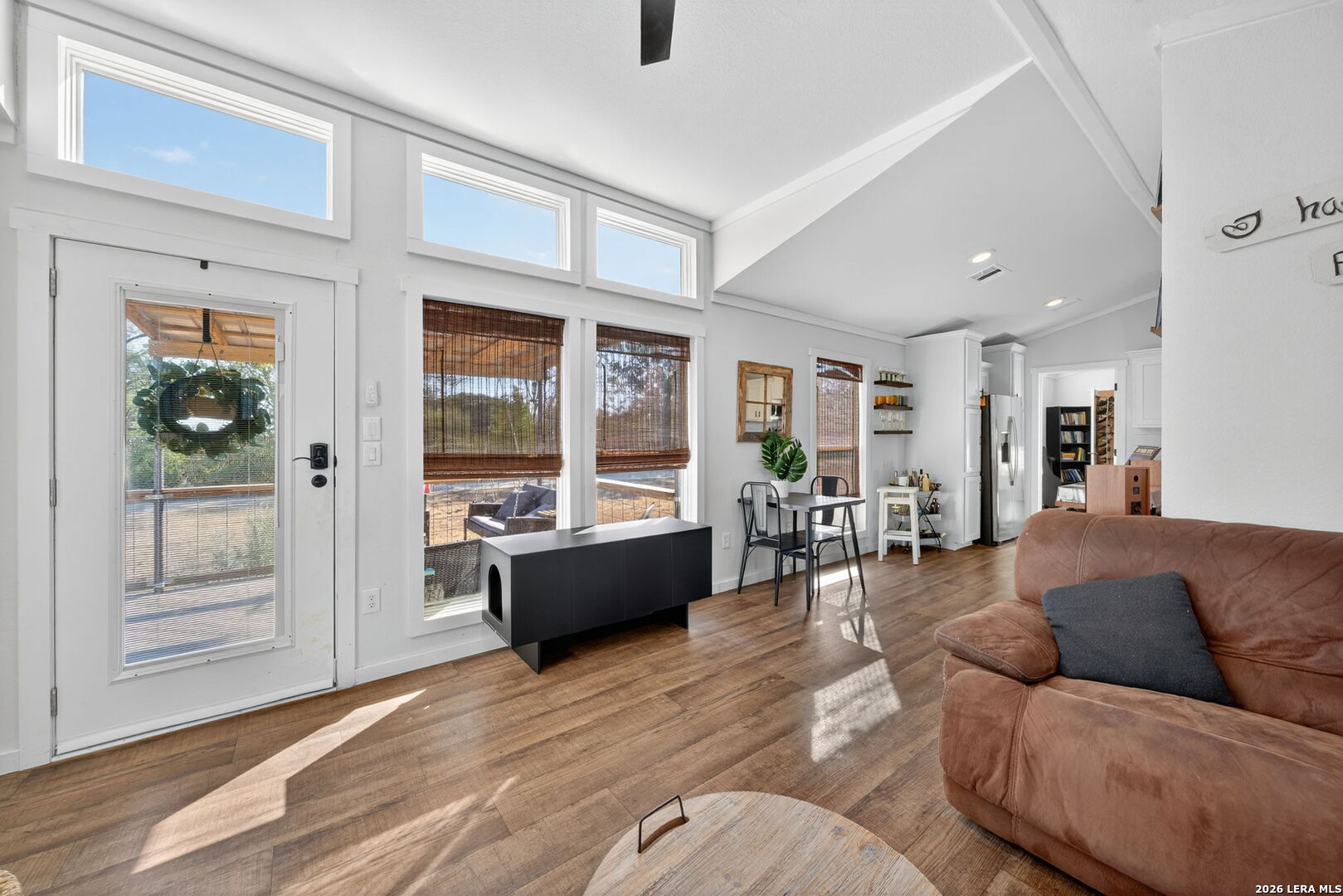 property viewer photo 8