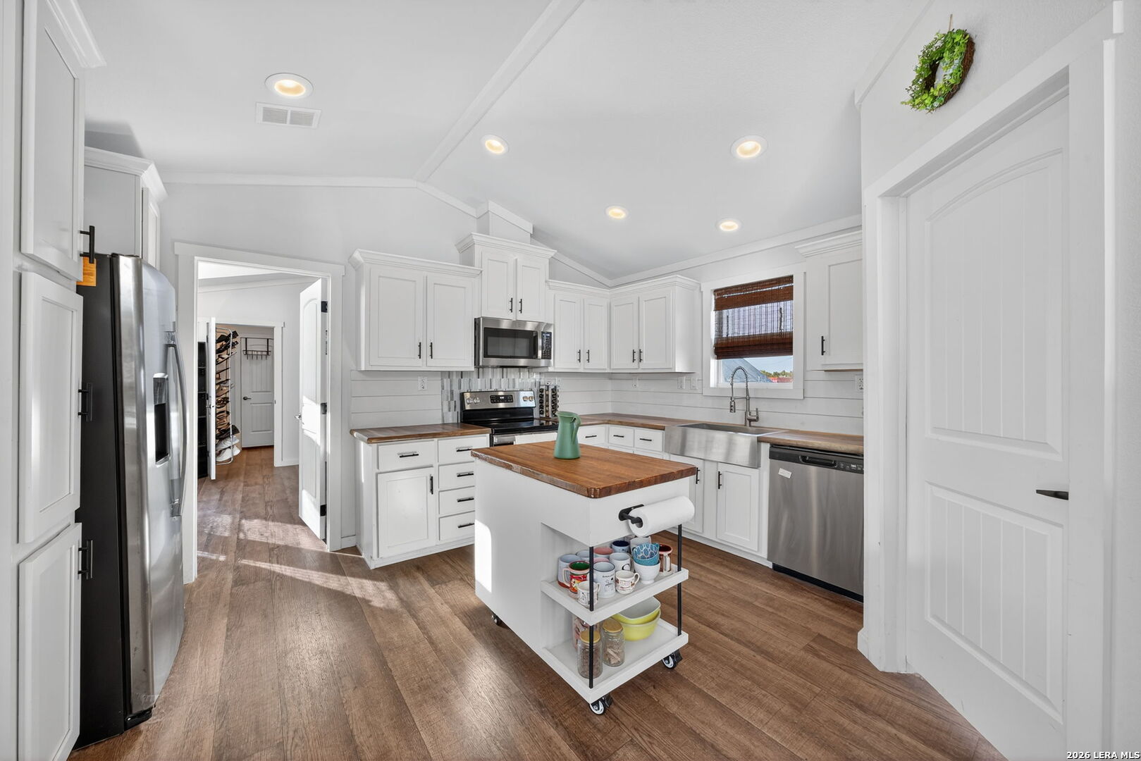 property viewer photo 9