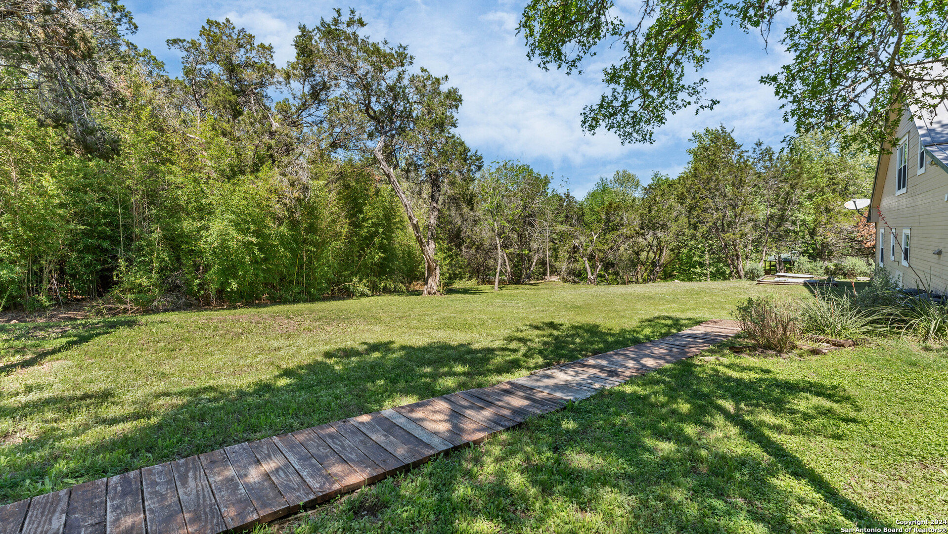 main property photo 31