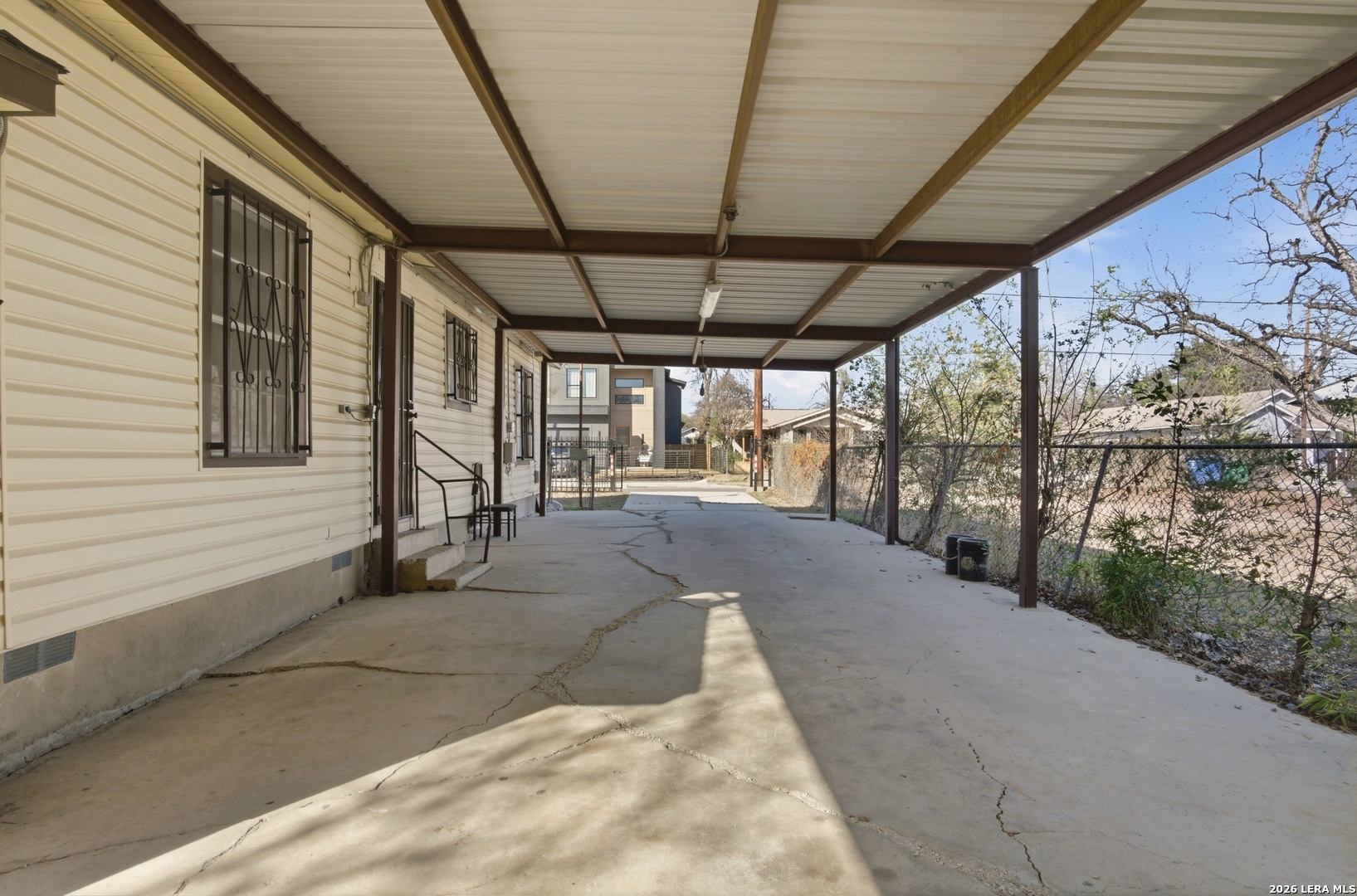 main property photo 27