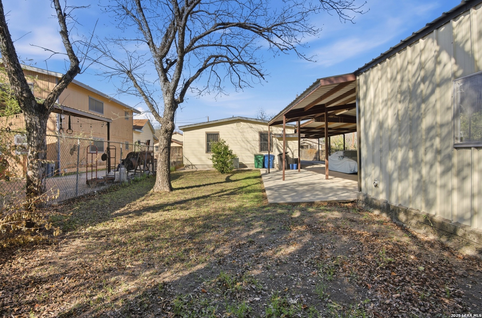 main property photo 28