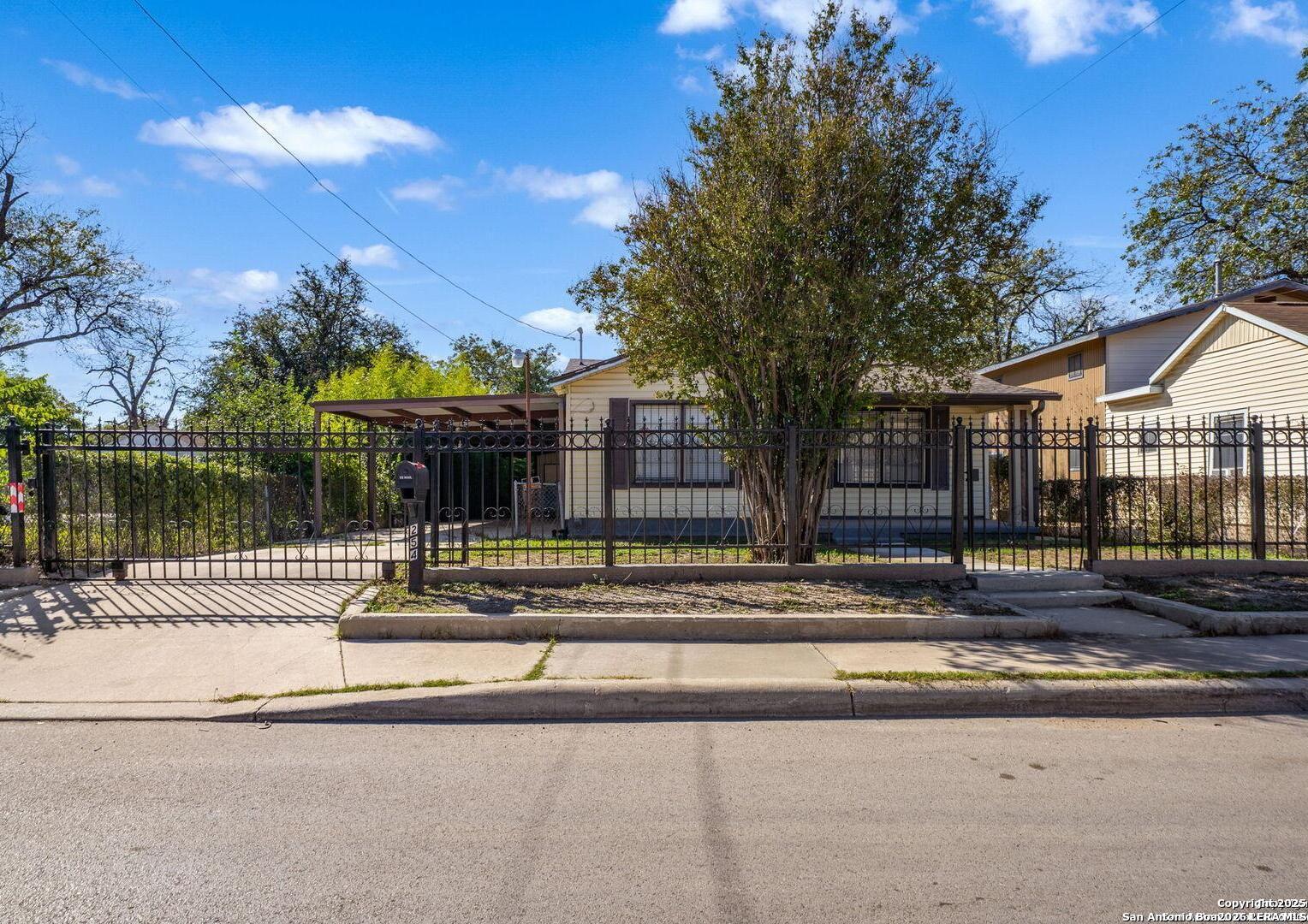 main property photo 3