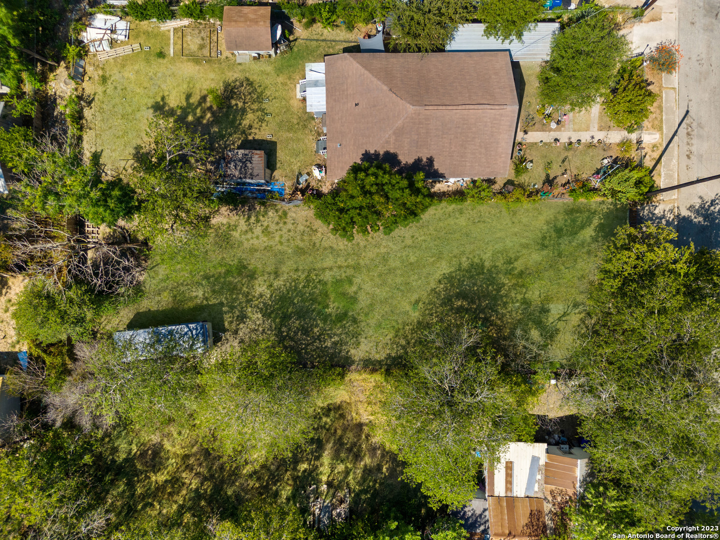 main property photo 3