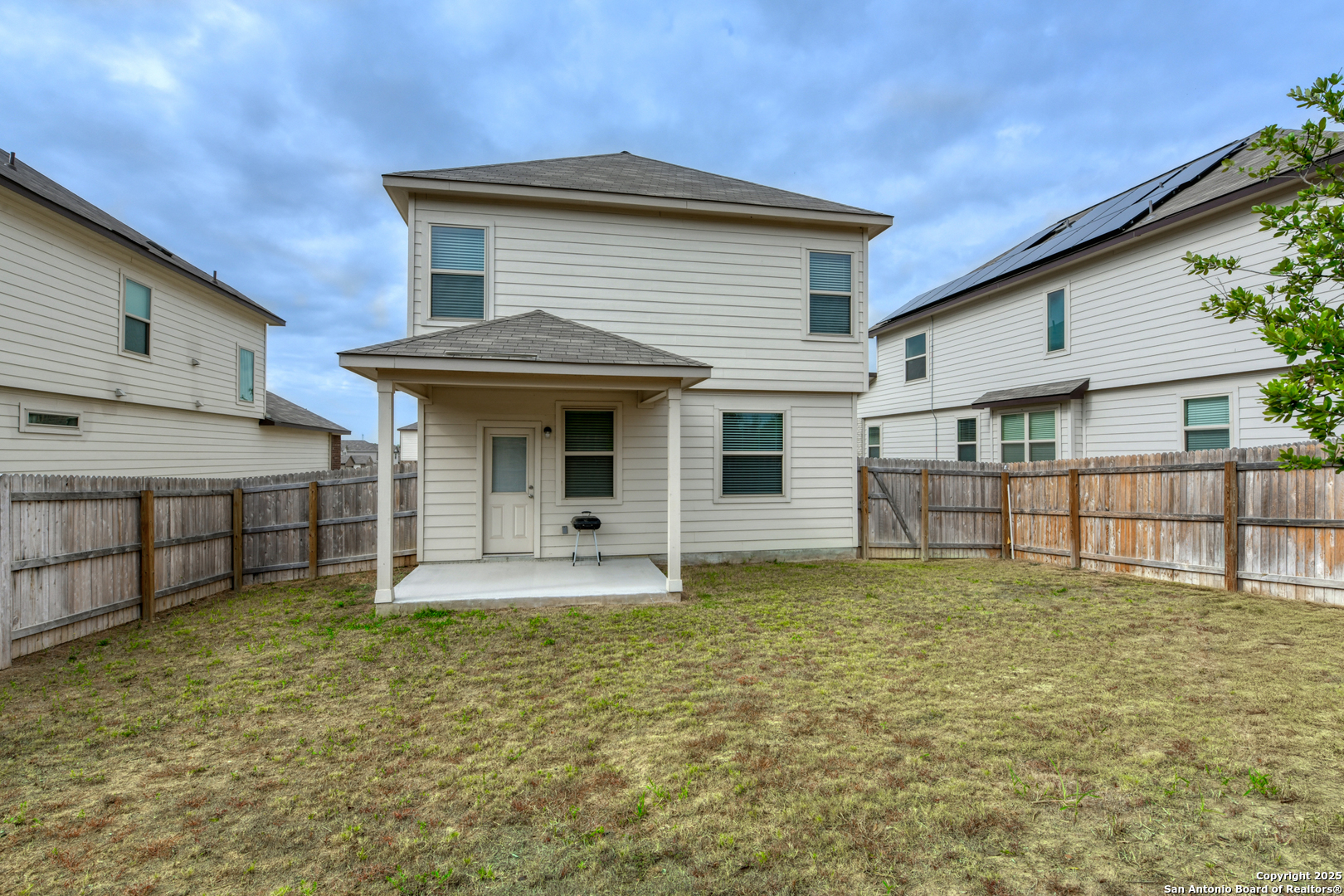 main property photo 10