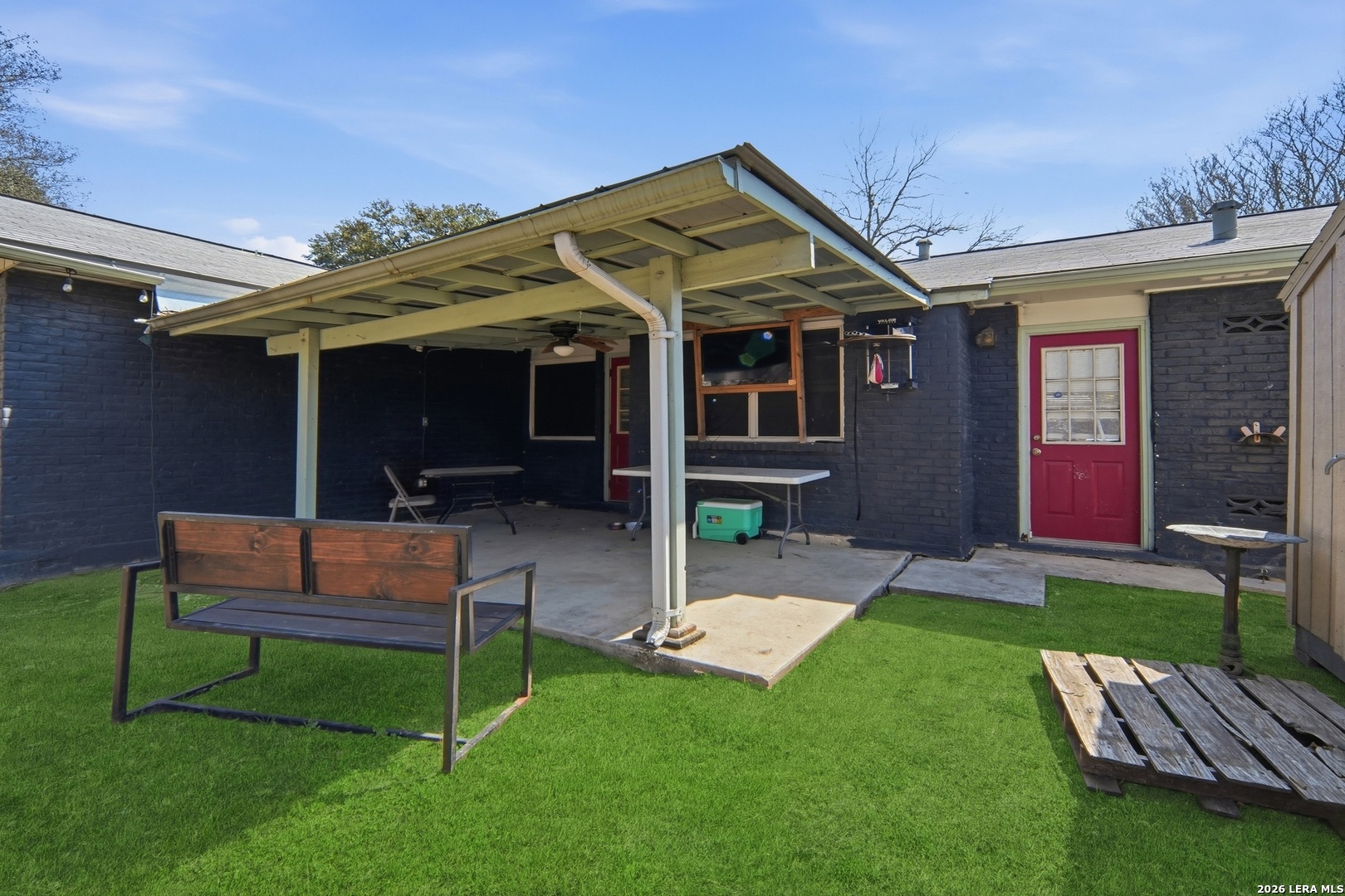main property photo 4