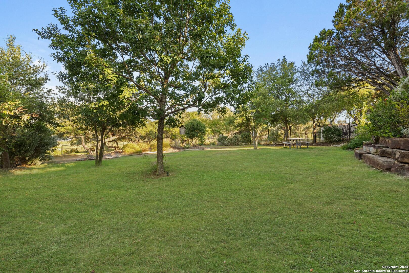 main property photo 40