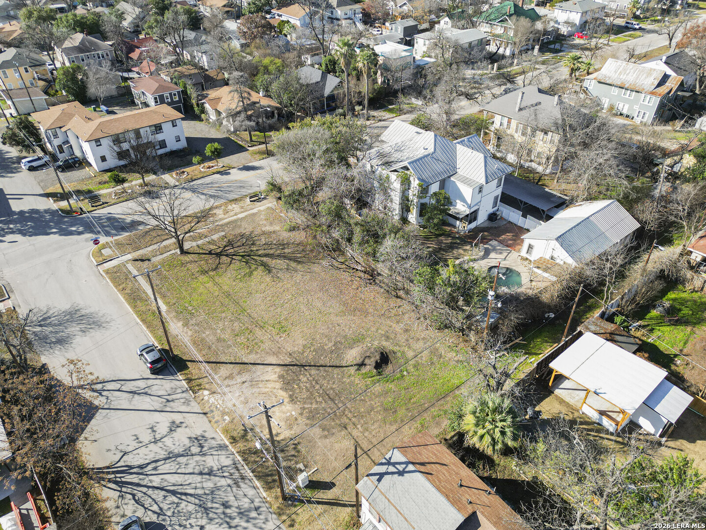 main property photo 6