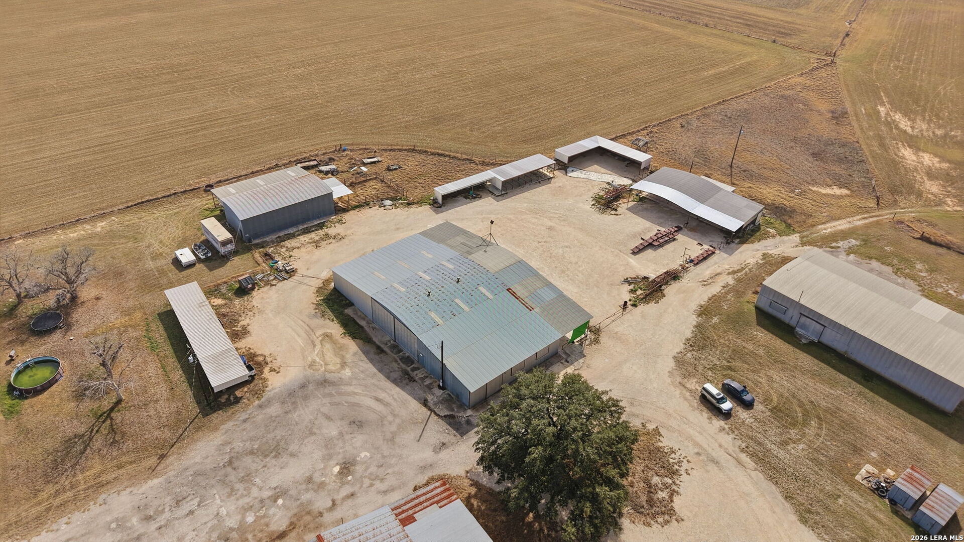 main property photo 32