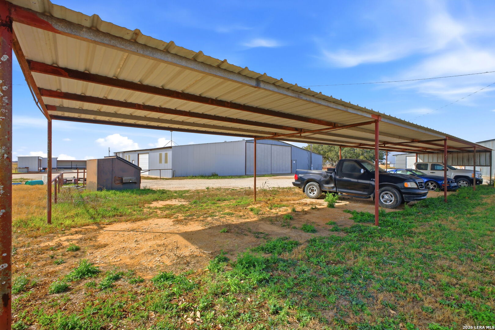 main property photo 4