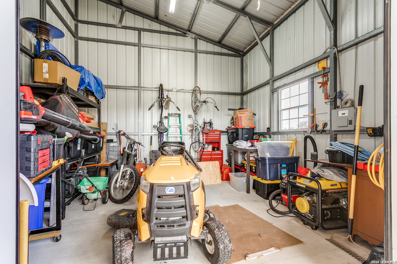 main property photo 40